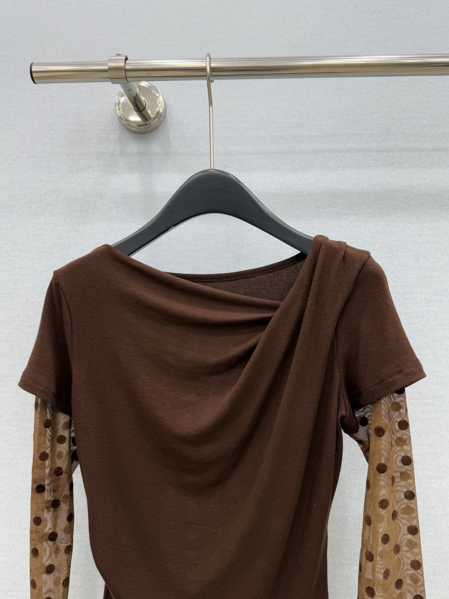 ドット柄メッシュ切替フェイクレイヤード長袖Tシャツ ブラウン 詳細画像 3