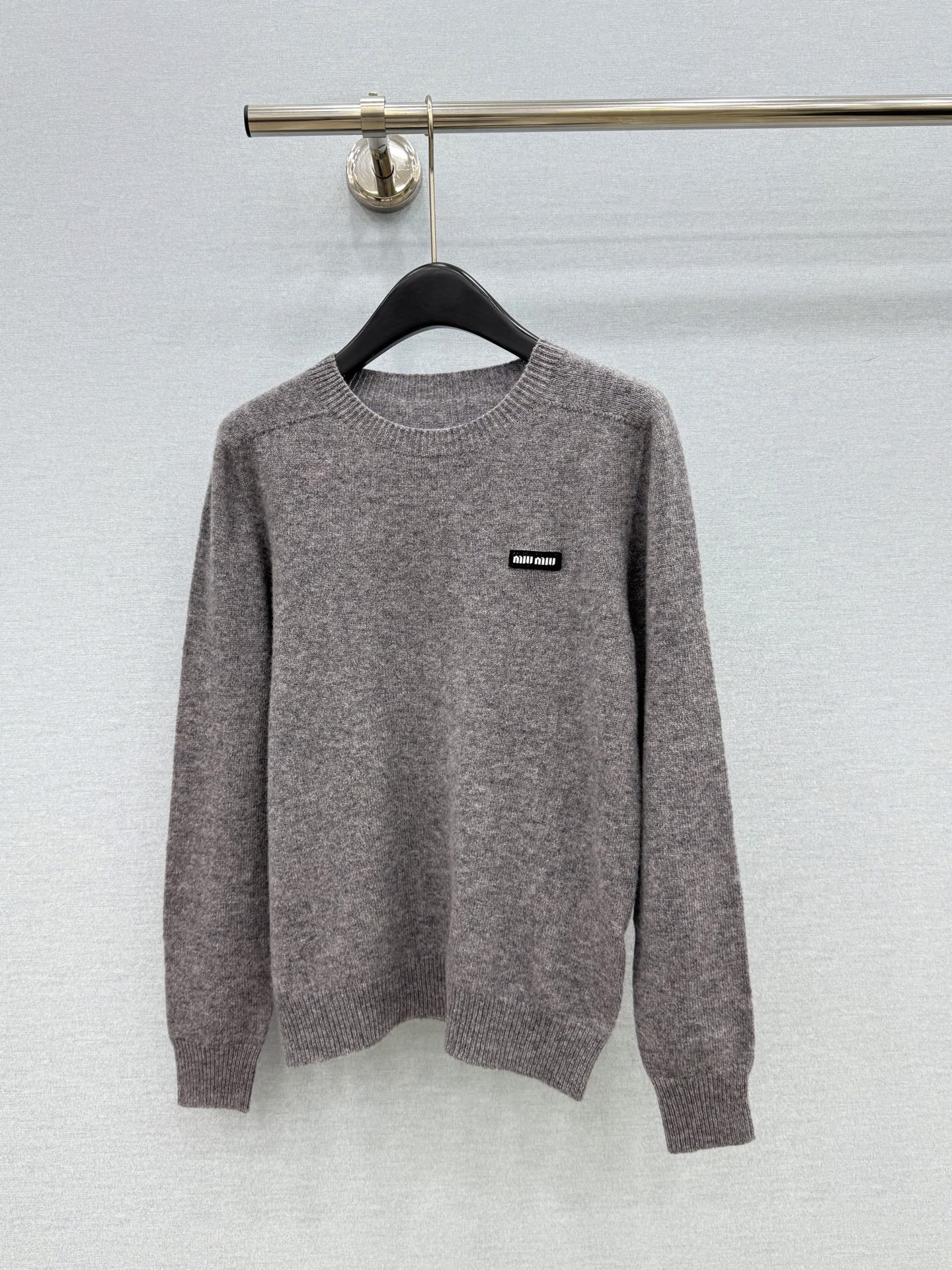 カシミヤ混 クルーネック ロゴパッチニット 詳細画像 3