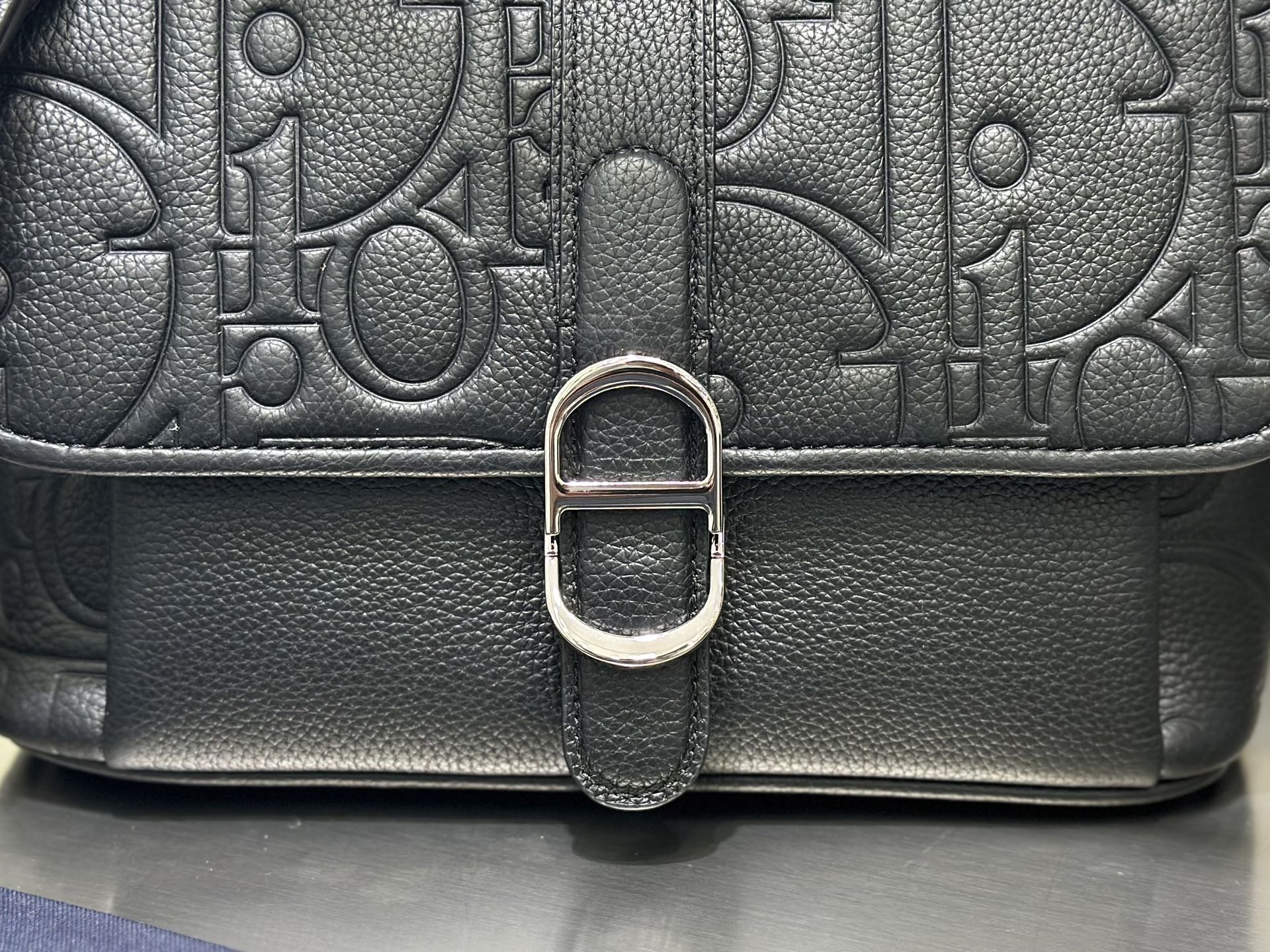 ディオール Dior Daily メッセンジャーバッグ ディオール グラビティ レザー ブラック 1ESPO376LLG48 詳細画像 2