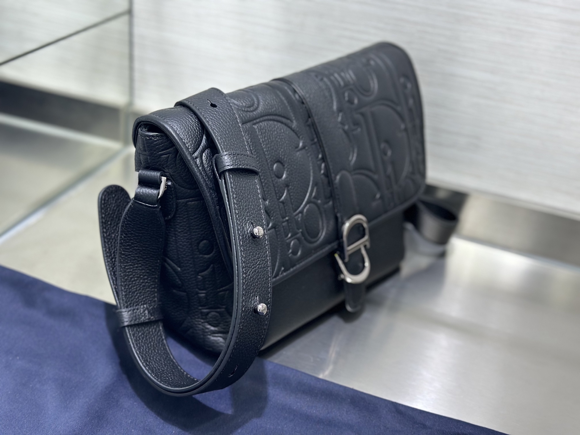 ディオール Dior Daily メッセンジャーバッグ ディオール グラビティ レザー ブラック 1ESPO376LLG48 詳細画像 3
