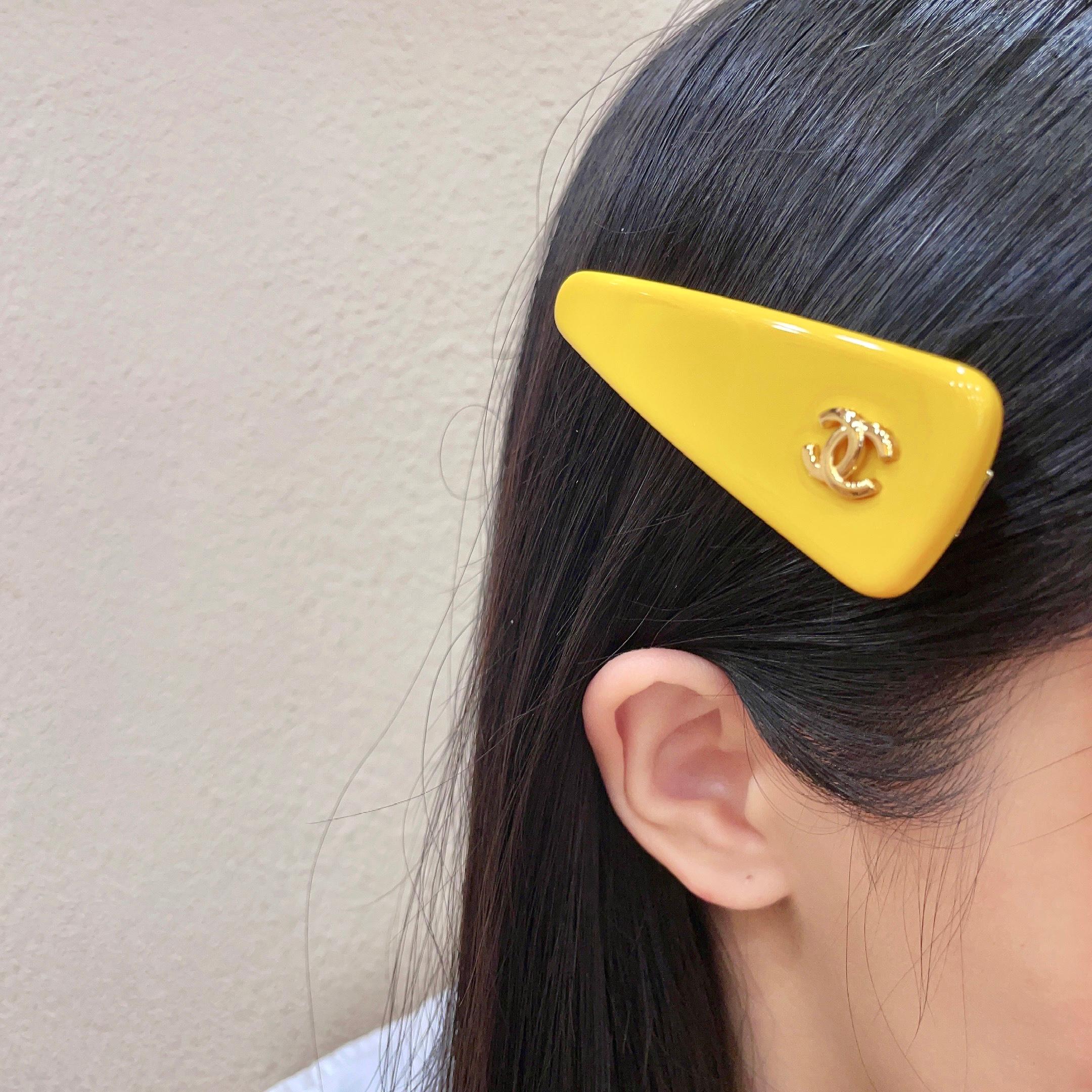 シャネル ココマーク トライアングル ヘアクリップ イエロー/ゴールド 詳細画像 2