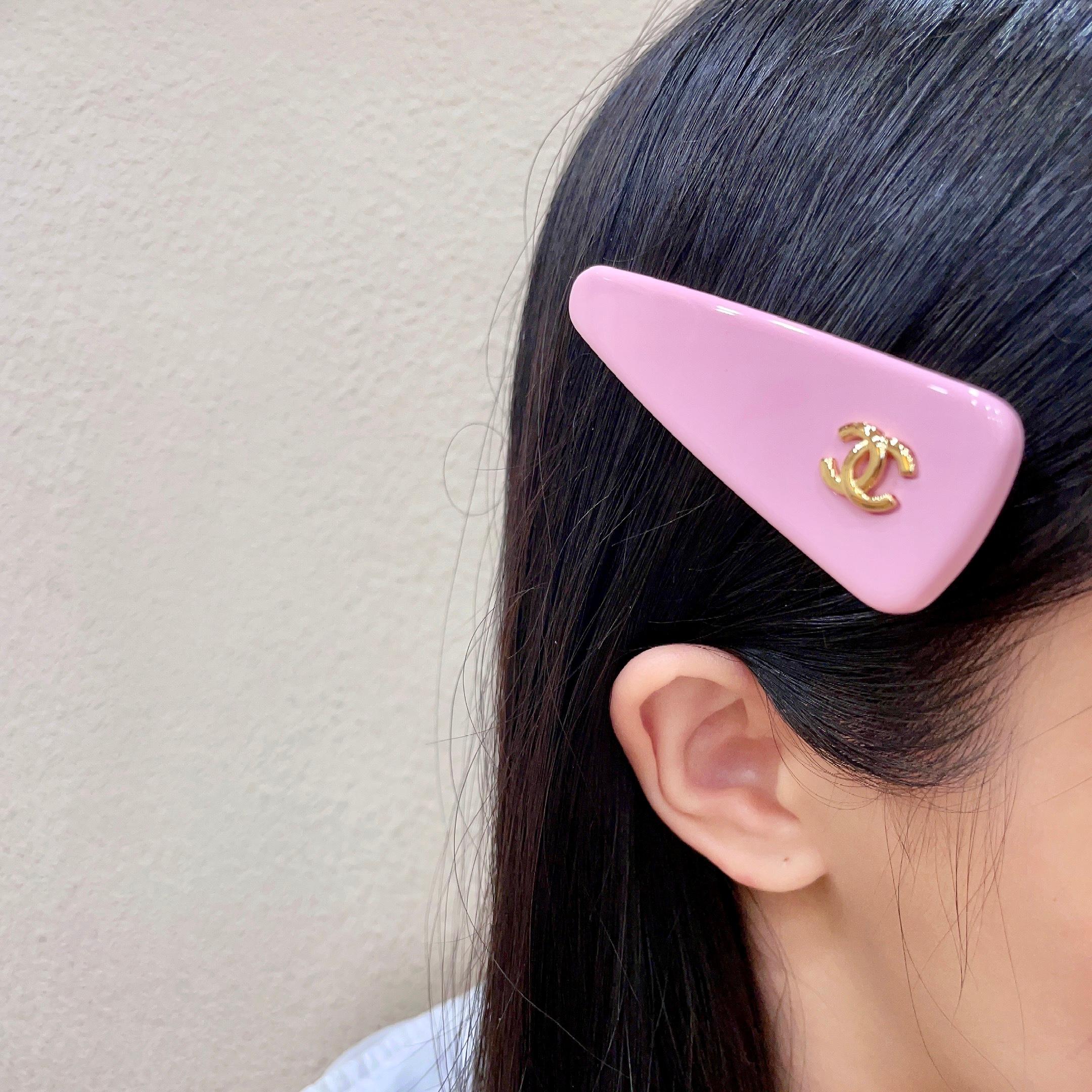 シャネル ココマーク トライアングル ヘアクリップ ピンク/ゴールド 詳細画像 2