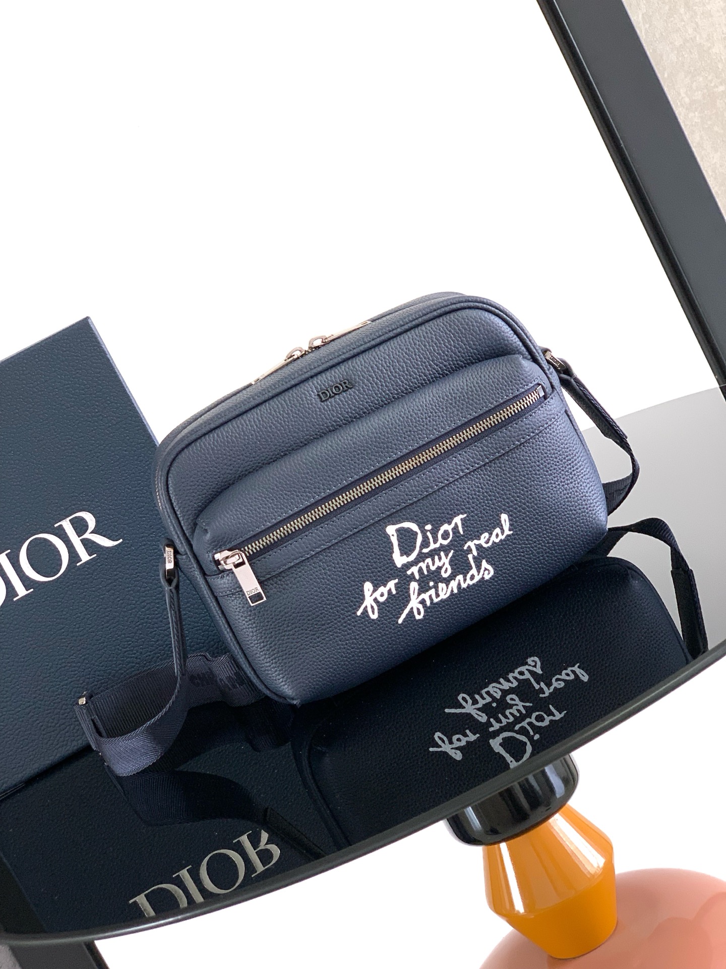 ディオール DIOR AND HYLTON NEL ライダー 2.0 ジップ メッセンジャーバッグ グレインドカーフ ネイビーブルー 1ESPO340FRY 詳細画像 1