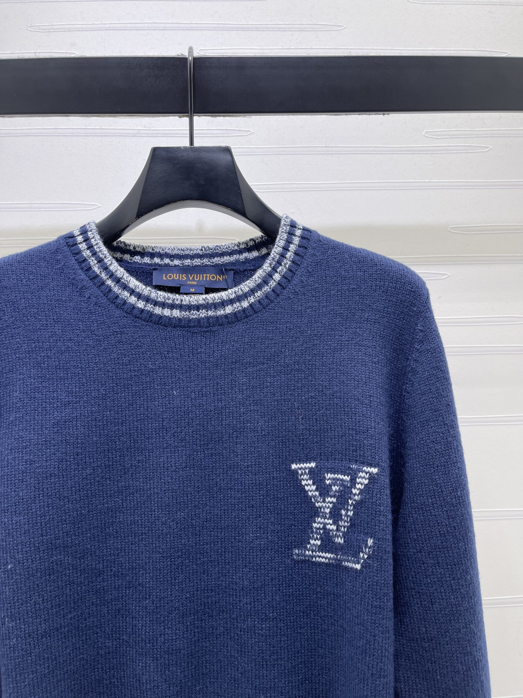 ルイ・ヴィトン LV刺繍 コントラストストライプ クルーネック ウールセーター ネイビー/クリーム 詳細画像 2