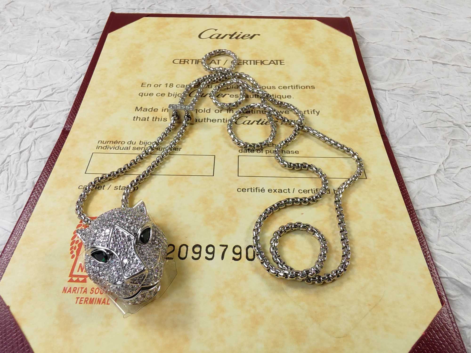 カルティエ パンテール ドゥ カルティエ パヴェ クリスタル パンサーヘッド エメラルドアイ ロングネックレス シルバー 詳細画像 3
