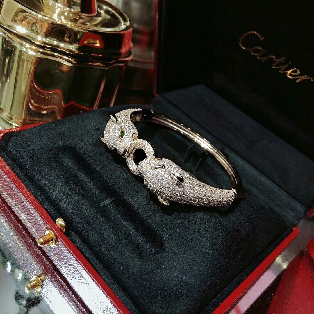 カルティエ パンテール ドゥ カルティエ ダブルヘッド パヴェ クリスタル バングル シルバー/グリーン 詳細画像 2