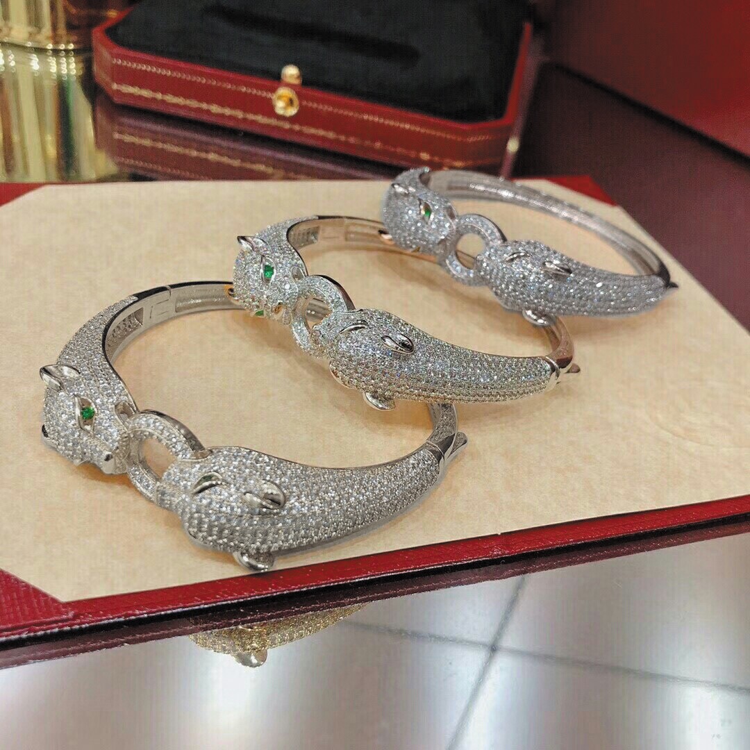 カルティエ パンテール ドゥ カルティエ ダブルヘッド パヴェ クリスタル バングル シルバー/グリーン 詳細画像 3