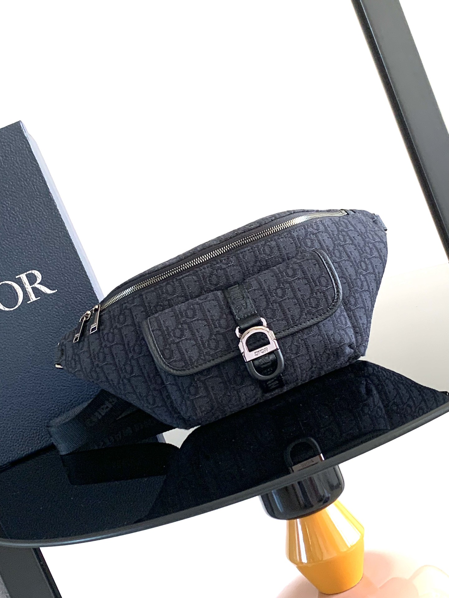 ディオール Dior 8 ベルトバッグ ブラック ディオール オブリーク ジャカード ブラック 1EIBO071YKY_H03E 詳細画像 1