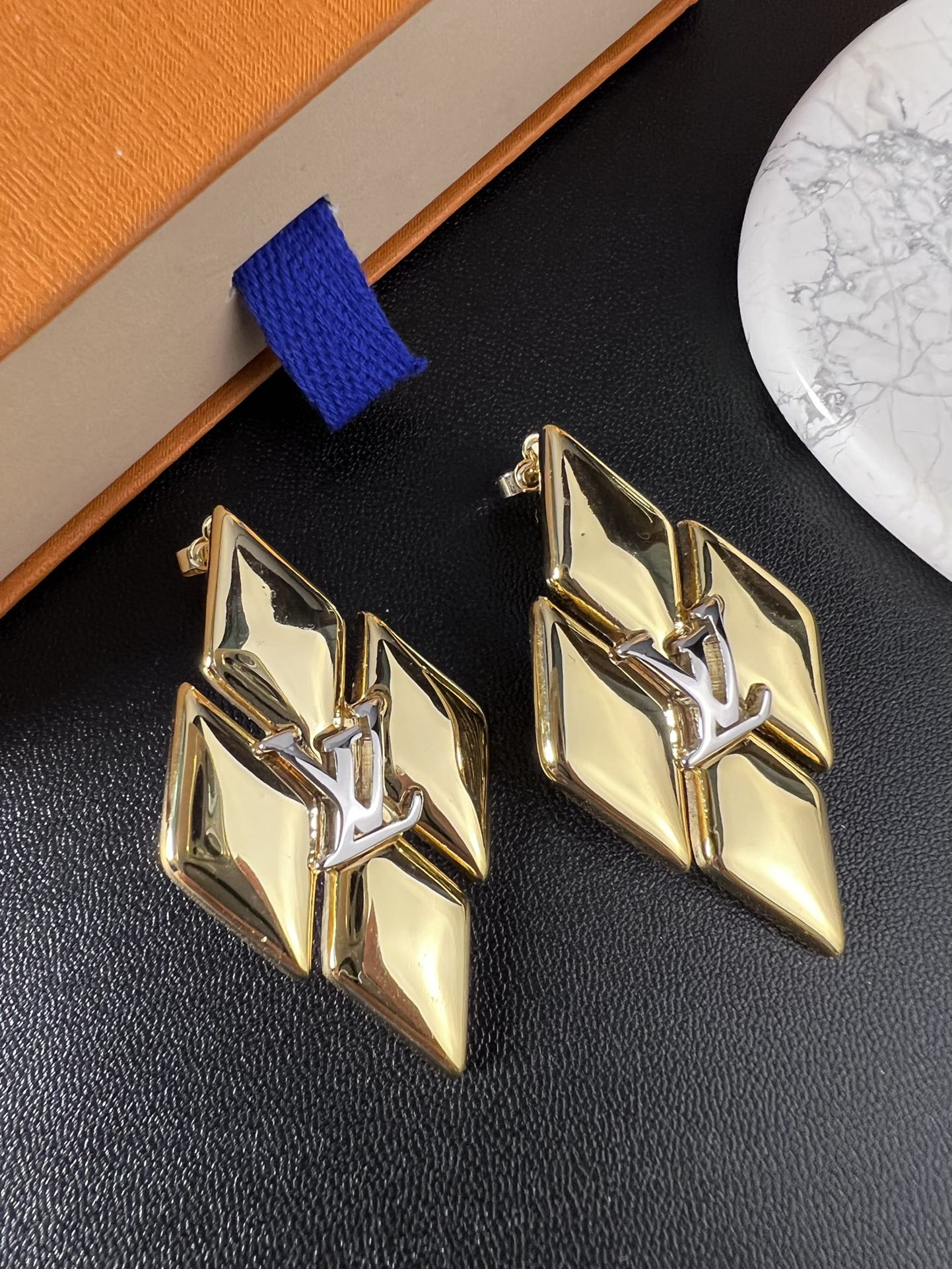 ルイ・ヴィトン LV GO-14 マルタージュ ピアス ゴールド/シルバー 詳細画像 1