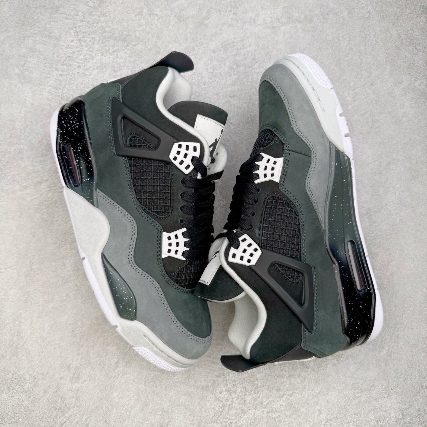 ナイキ AJ4 ベージュ 詳細画像 3