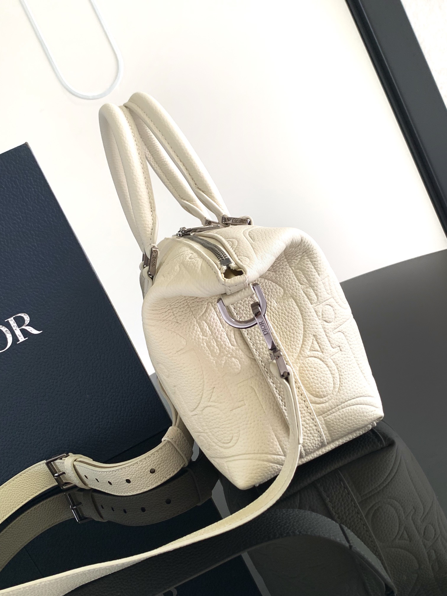 ディオール Dior Gravity ウィークエンダー25 ホワイト 1ESPO322 詳細画像 2