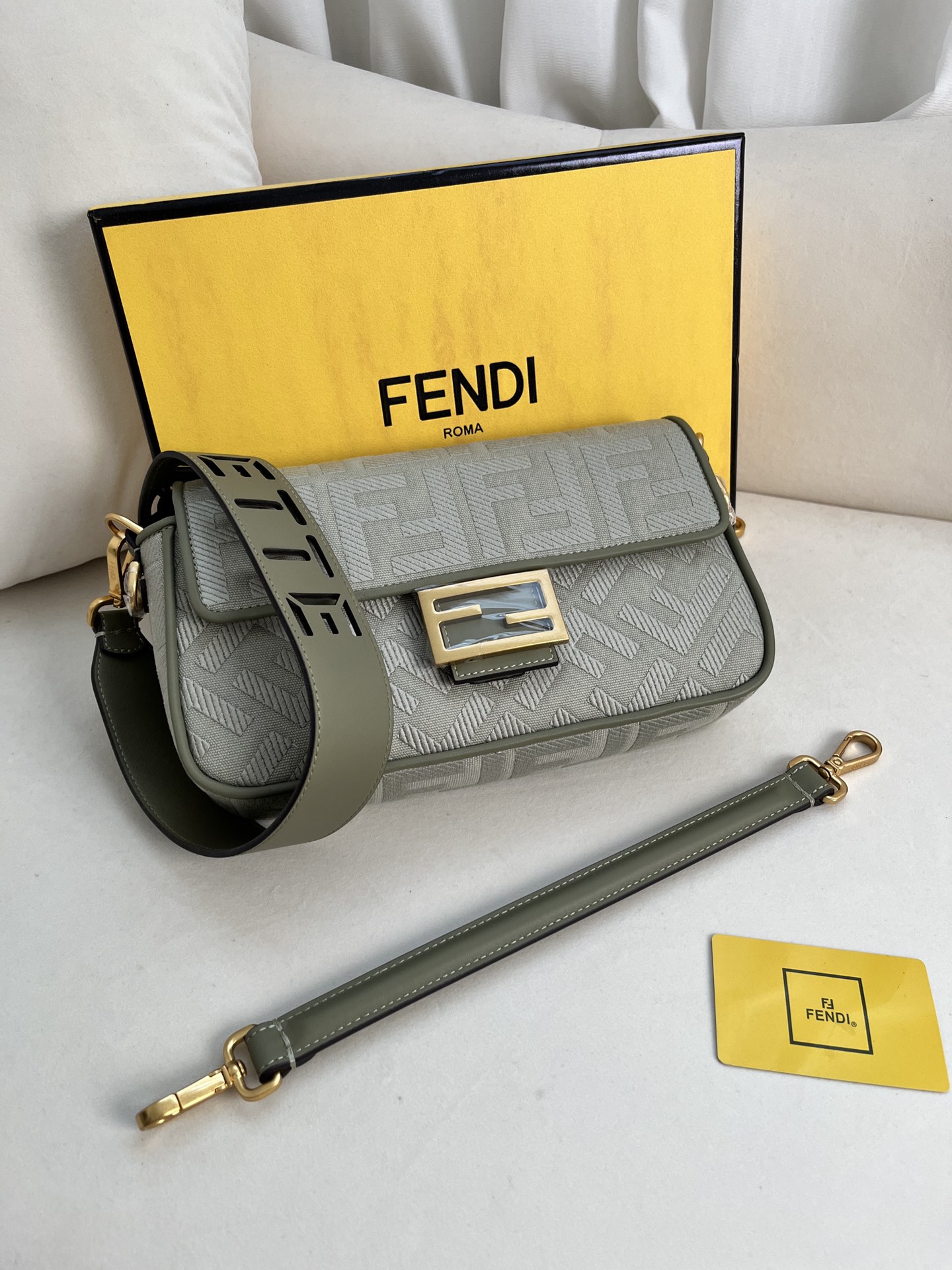 フェンディ バゲット バッグ グリーン 5015 詳細画像 1