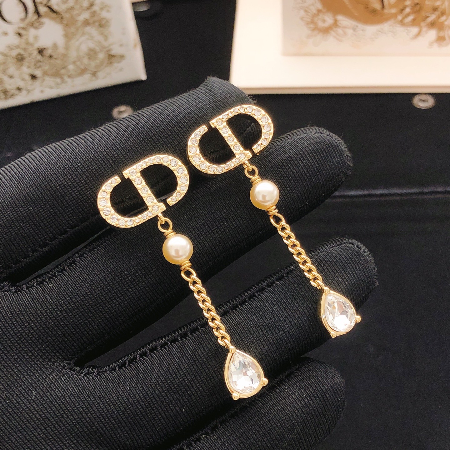 ディオール CDパール クリスタル ティアドロップ タッセルピアス ゴールド 詳細画像 2