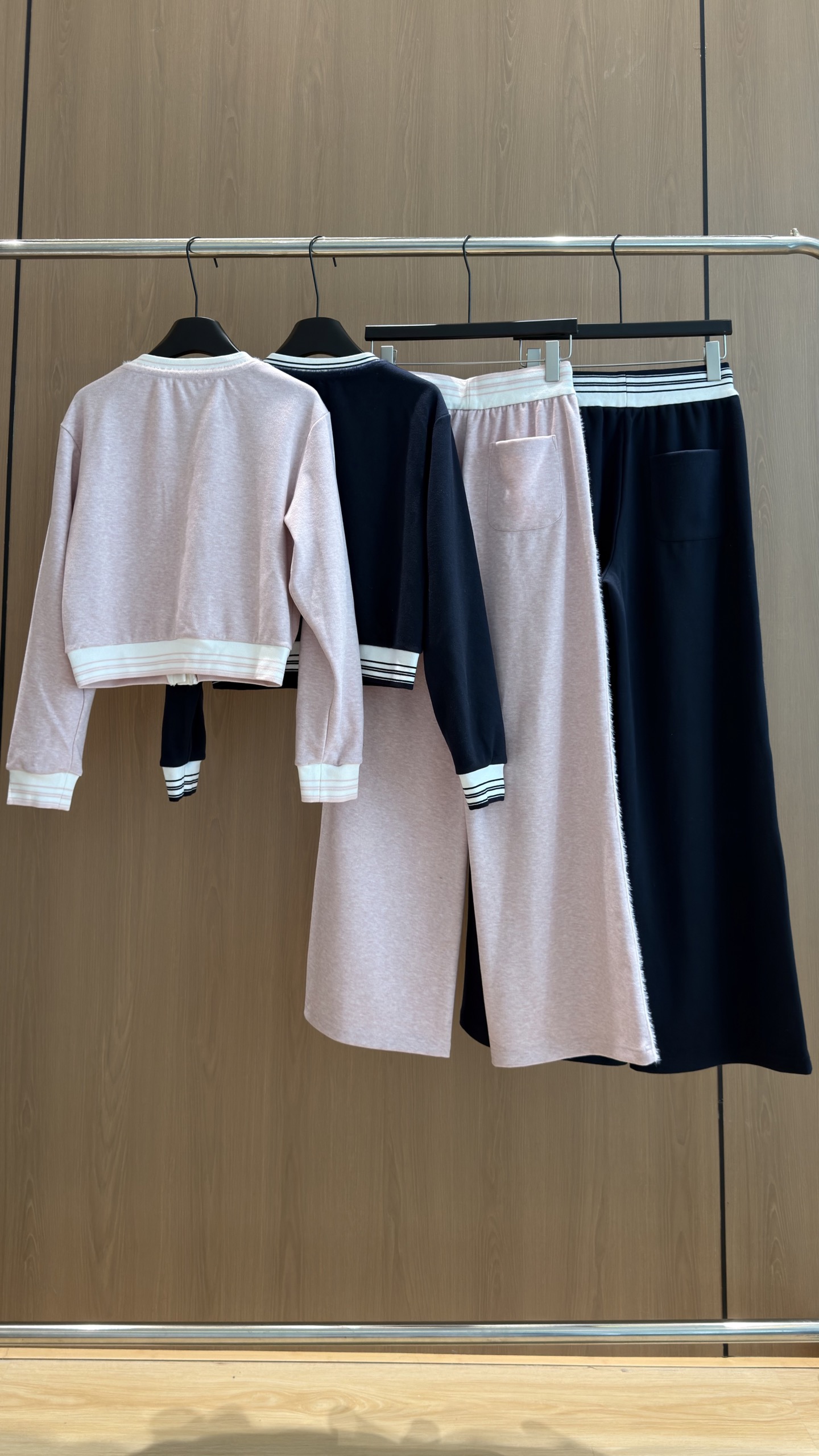 Vネックカーディガン&ワイドパンツ セットアップ ピンク/ネイビー 詳細画像 2