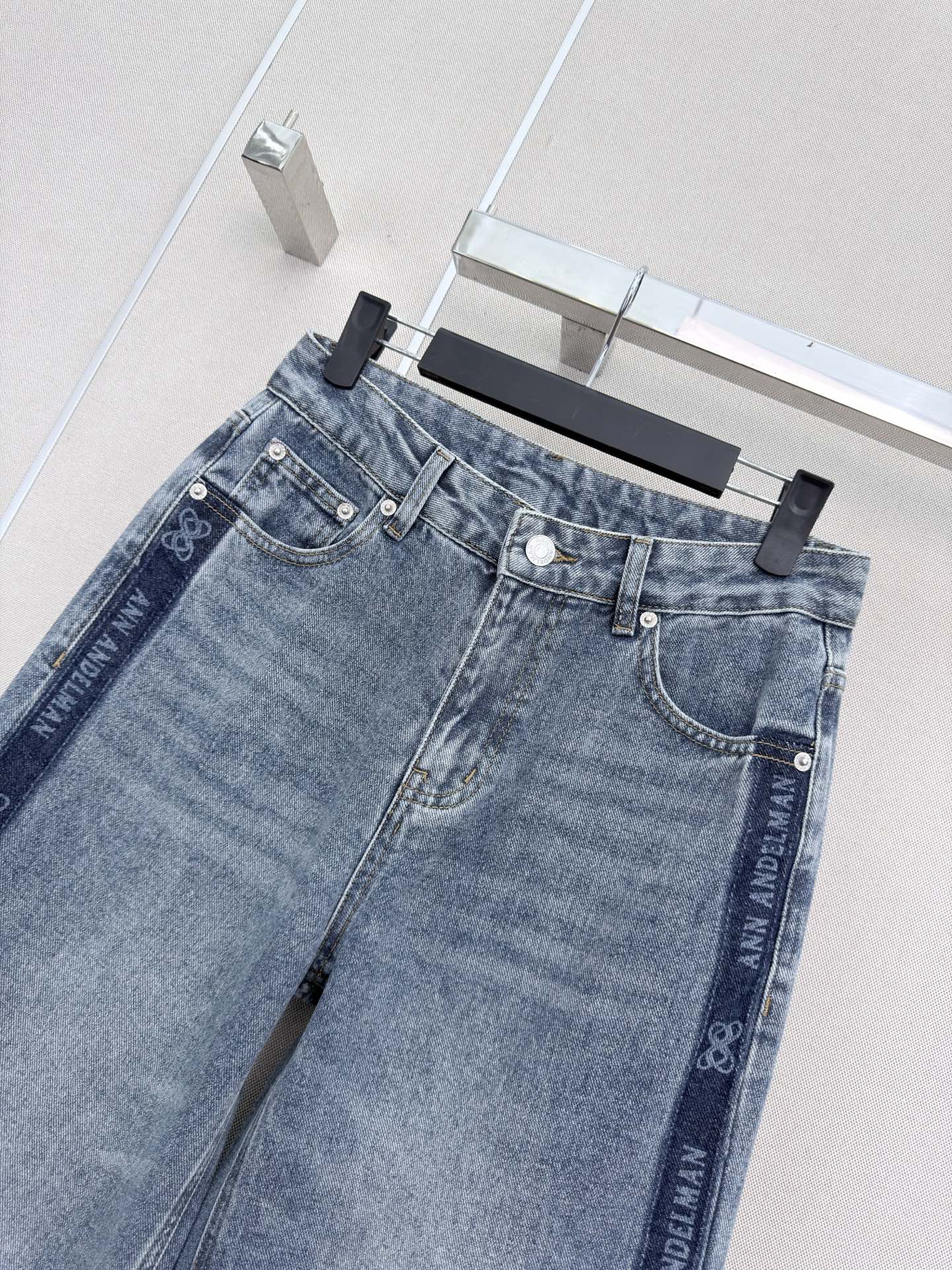 レターロゴプリント デニムストレートパンツ ブルー 詳細画像 2