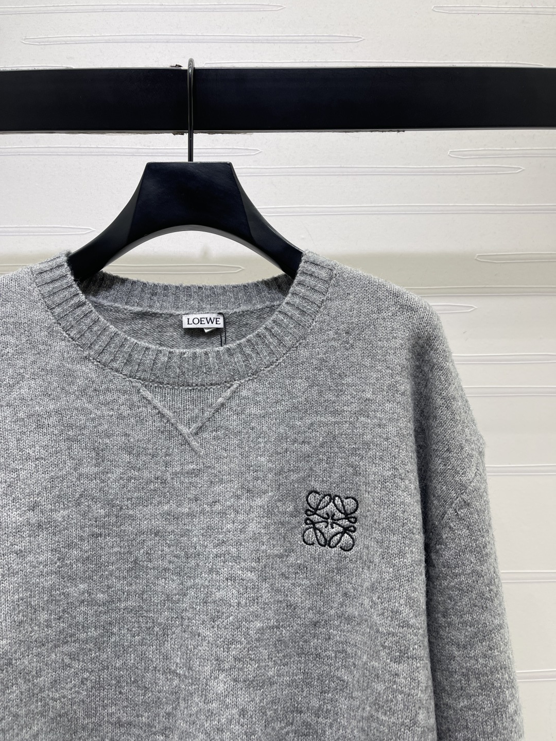 ロエベ ニットプルオーバー ショートパンツ セットアップ グレー/ネイビー 詳細画像 3
