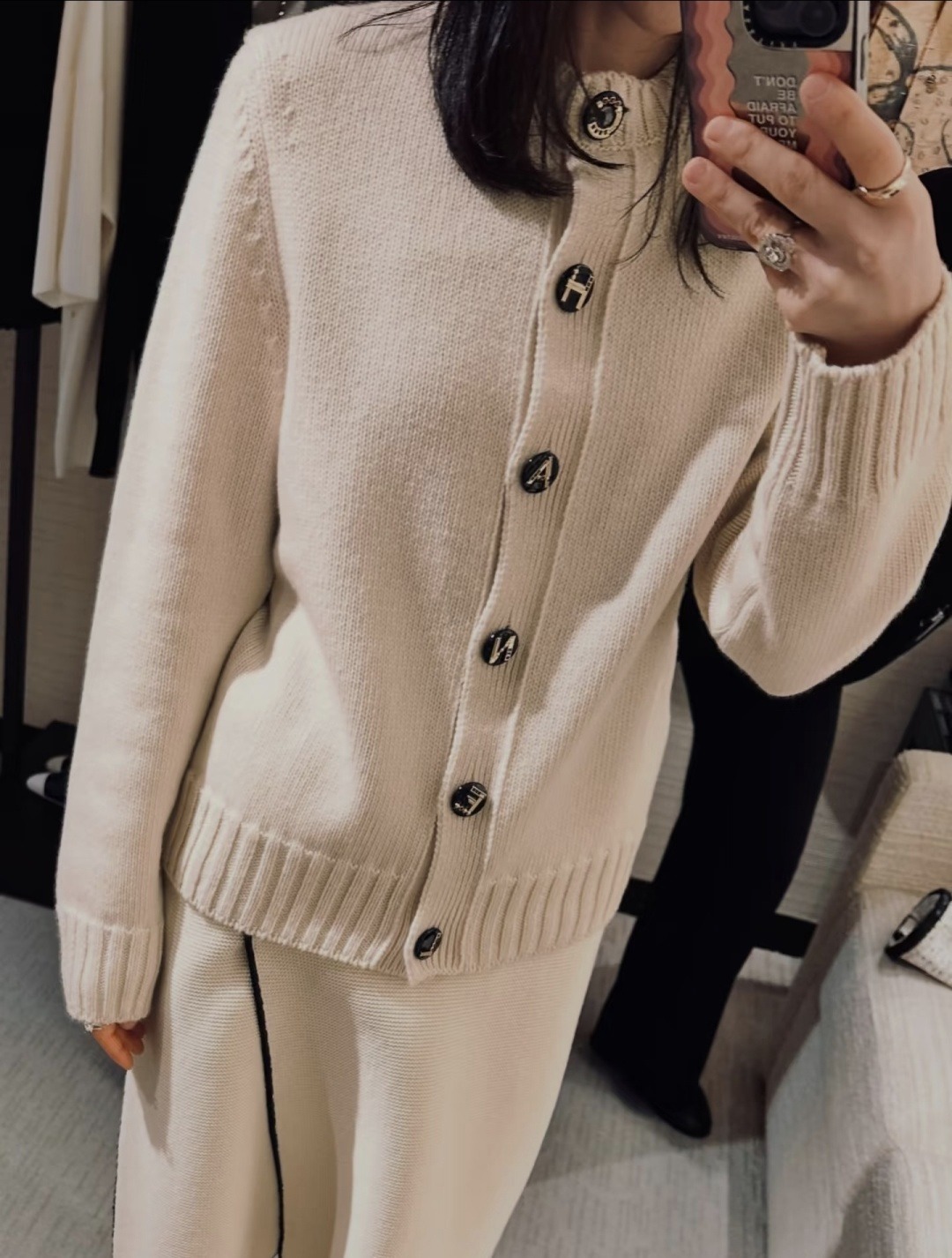 シャネル カシミヤニットカーディガン アイボリー CS336844028