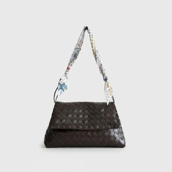 ボッテガ・ヴェネタ Dustbag イントレチャート レザー フラップ ショルダーバッグ ダークブラウン 857657