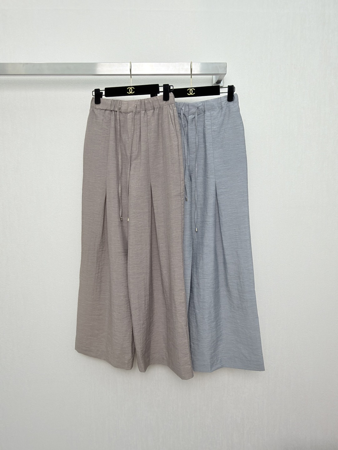 サテン襟付きシャツ ワイドパンツ セットアップ ヌードピンク ライトグレー 詳細画像 1