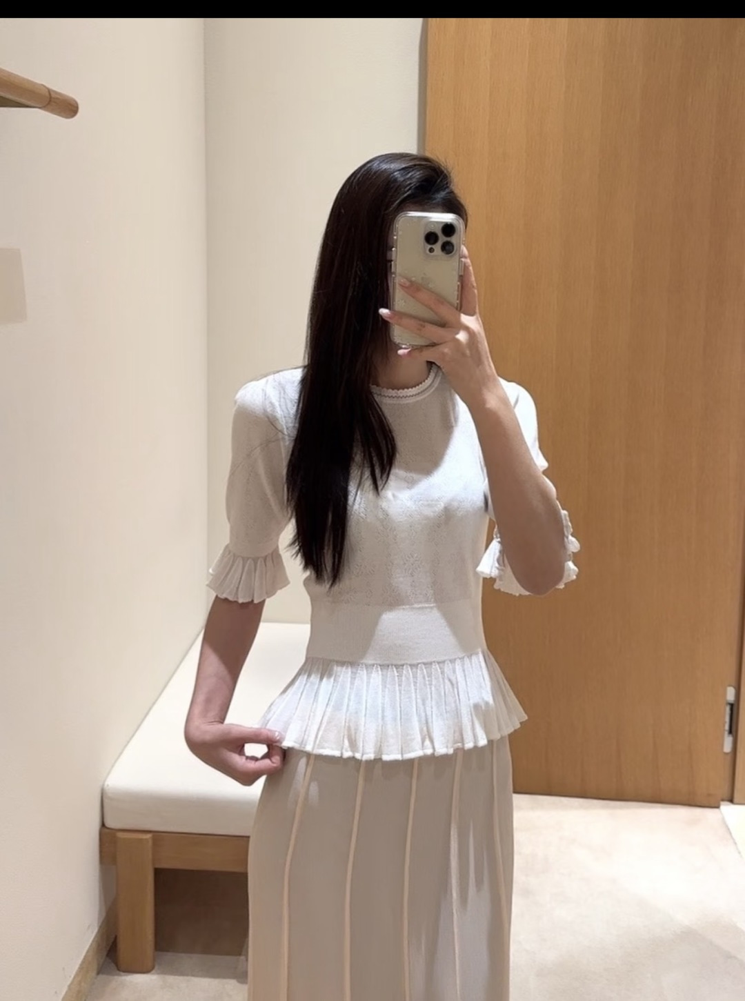 クロエ 透かし編み フリル ニットトップス ホワイト 詳細画像 2