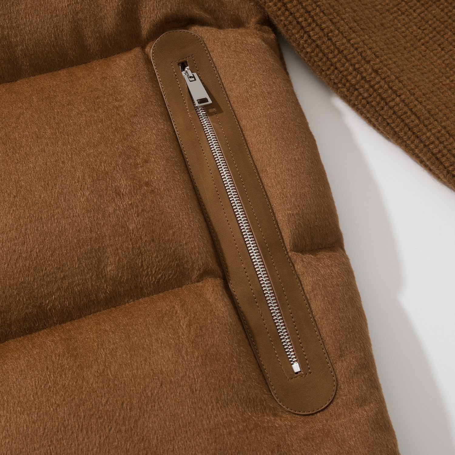 ゼニア Oasi Cashmere フルジップ ショートダウンジャケット ダークリーフ 詳細画像 3