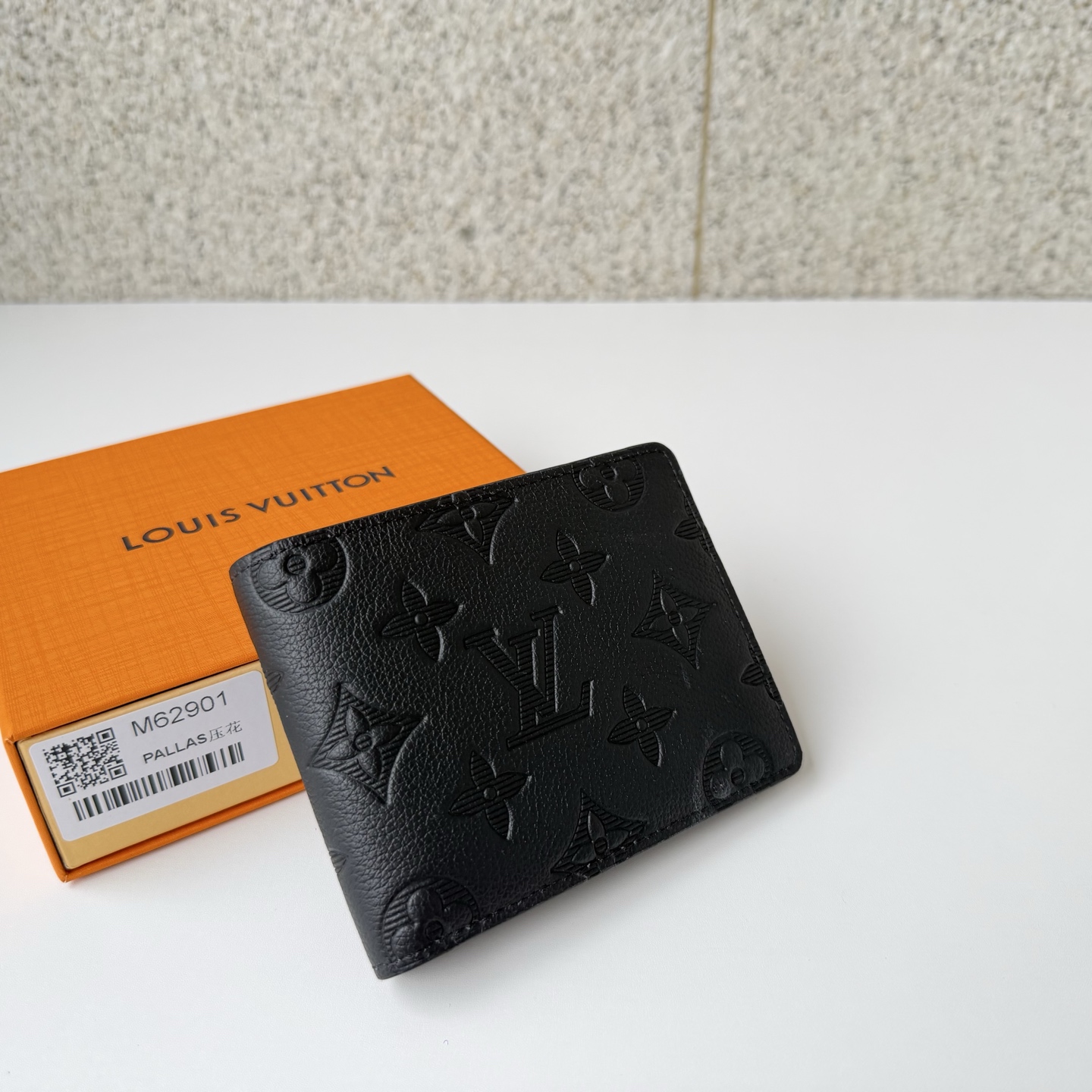 ルイ・ヴィトン Multiple ウォレット ブラック Monogram Shadow M62901 詳細画像 2