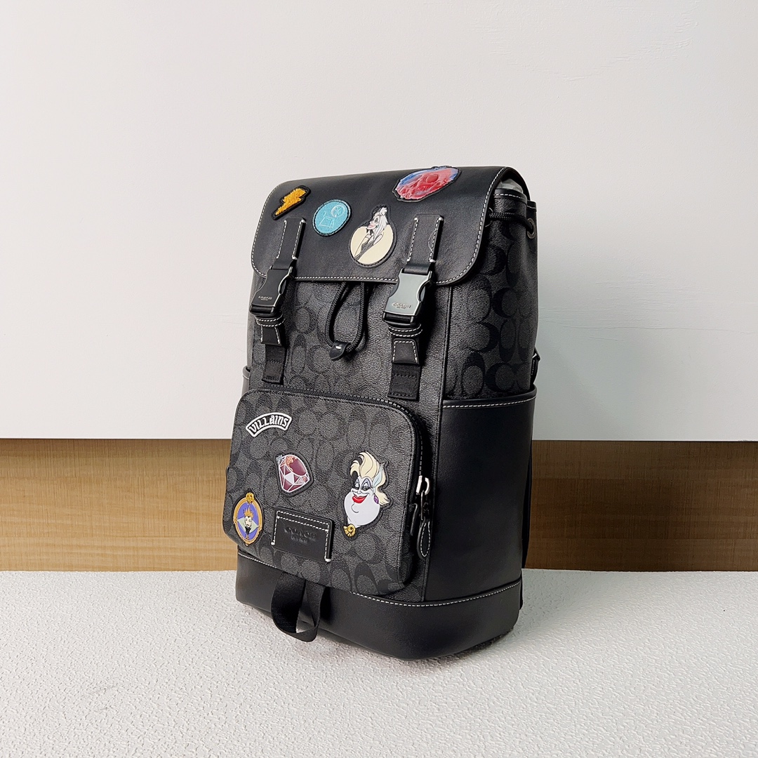 コーチ×ディズニー ヴィランズ トラック バックパック シグネチャー キャンバス パッチ付き チャコール/ブラック CC036 詳細画像 2