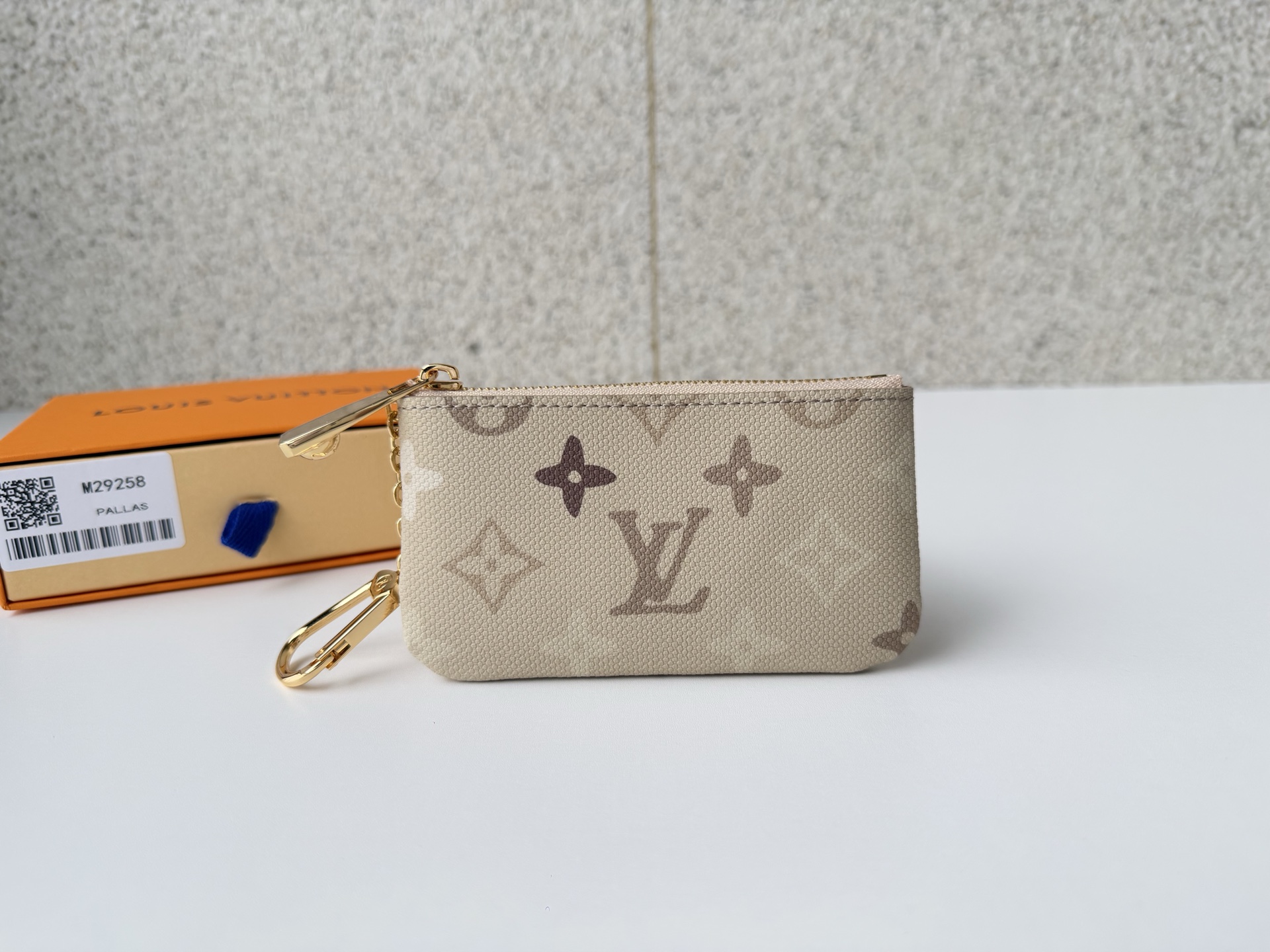 ルイ・ヴィトン Pochette Cure Monogram Surplus M29258 詳細画像 3