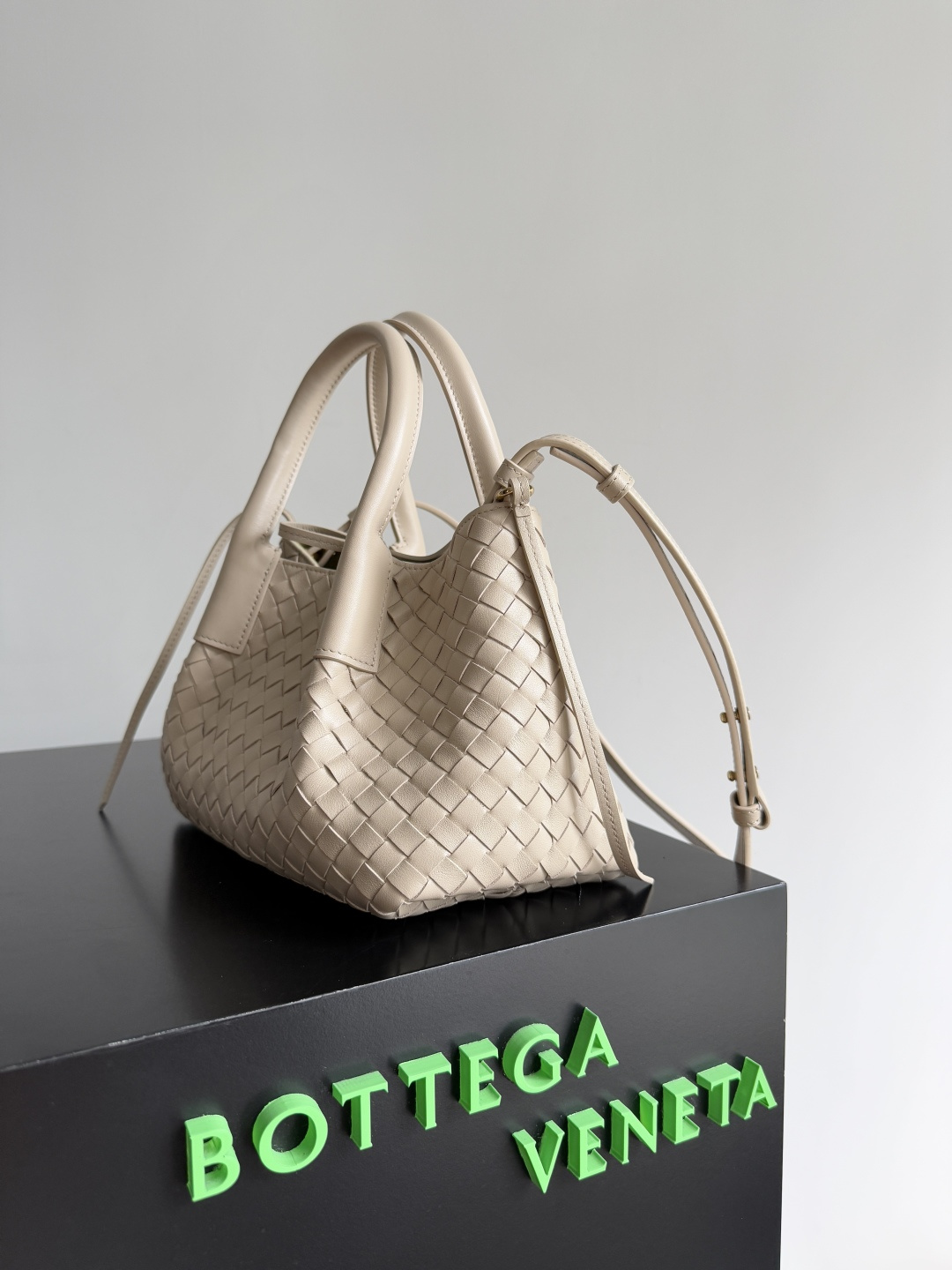 ボッテガ・ヴェネタ Pinacoteca スモール イントレチャート レザー トートバッグ クラッチ付き 2点セット ベージュ 819004 詳細画像 2