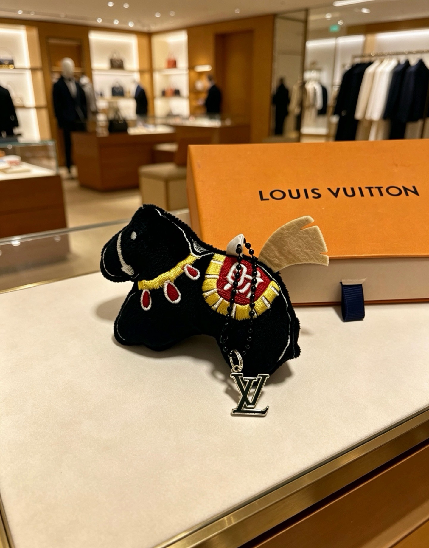 ルイ・ヴィトン ホースモチーフ バッグチャーム ブラック 詳細画像 1