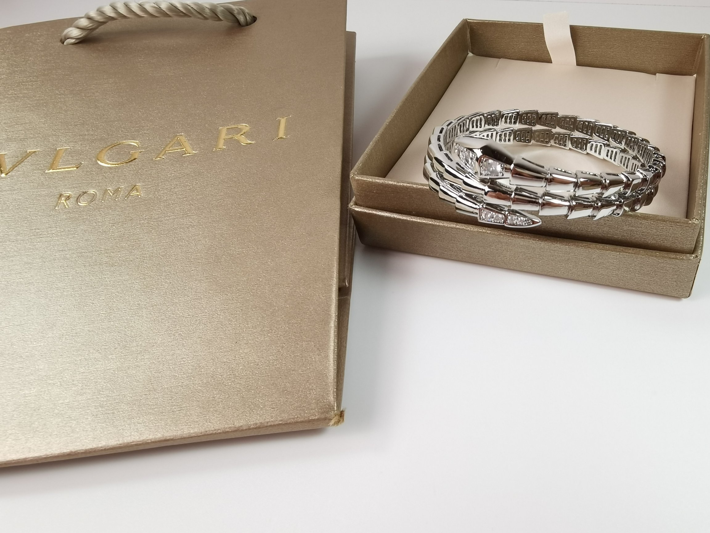 ブルガリ セルペンティ ヴァイパー ブレスレット ホワイトゴールド 詳細画像 1