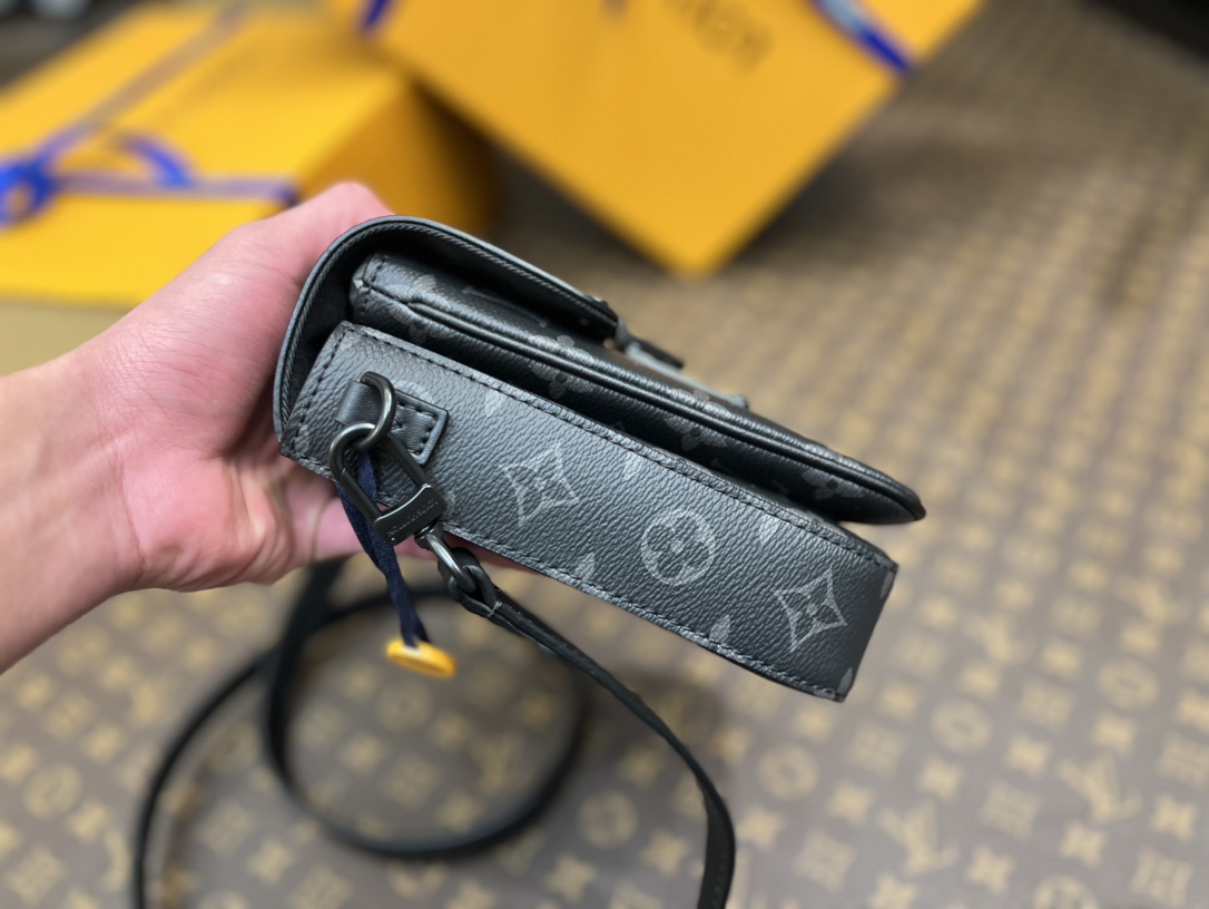 ルイ・ヴィトン S-Lock Vertical Wearable Wallet モノグラム マカサール ブラック 詳細画像 3