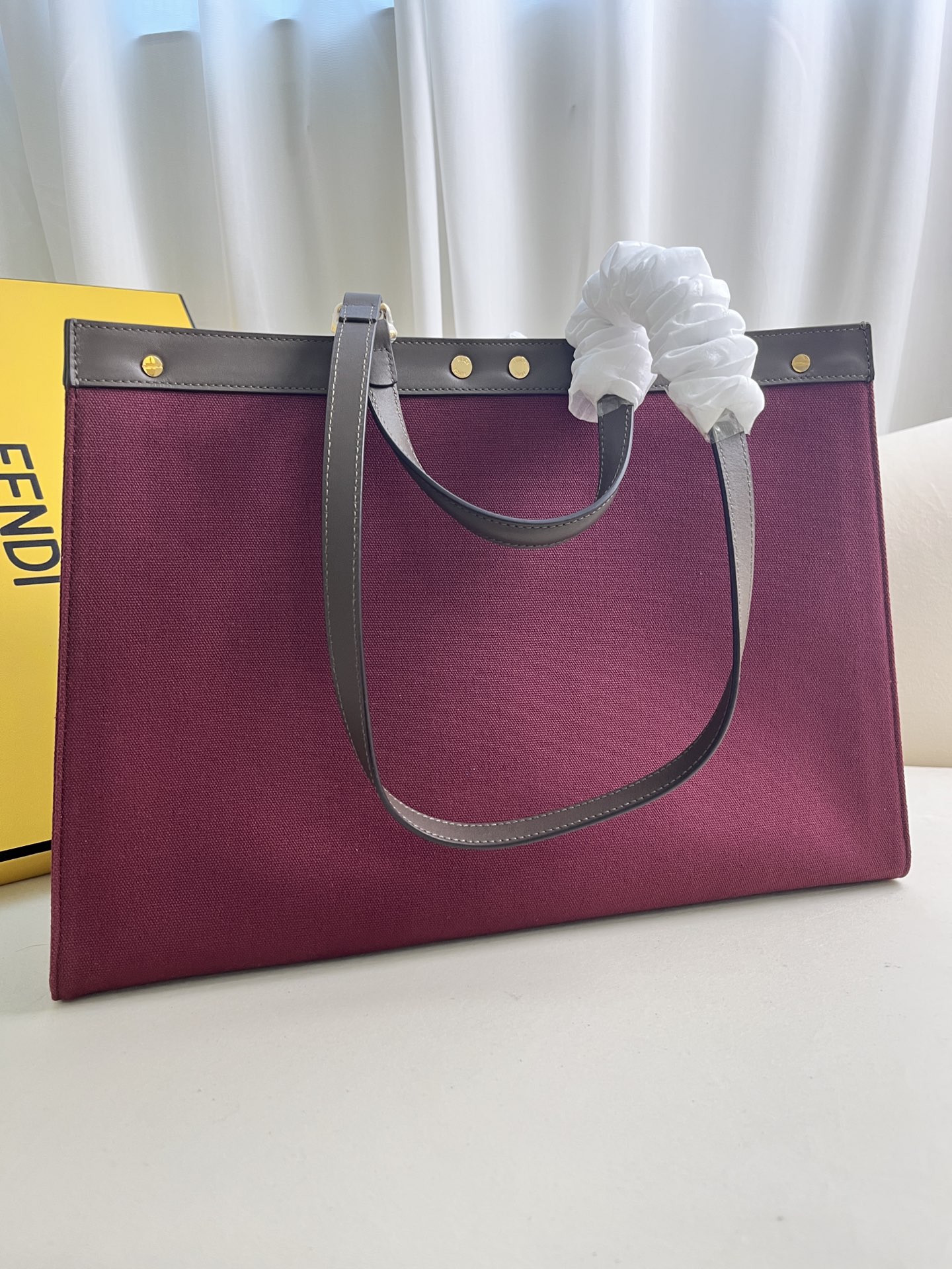 フェンディ Peekaboo X-Tote 刺繍トートバッグ ワインレッド 詳細画像 3