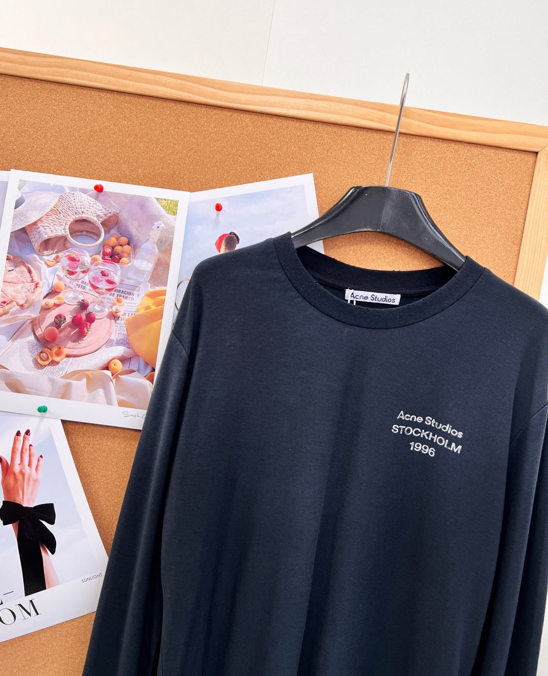 アクネ ストゥディオズ 1996 STOCKHOLM ロゴ 長袖Tシャツ ブラック A644230 詳細画像 3