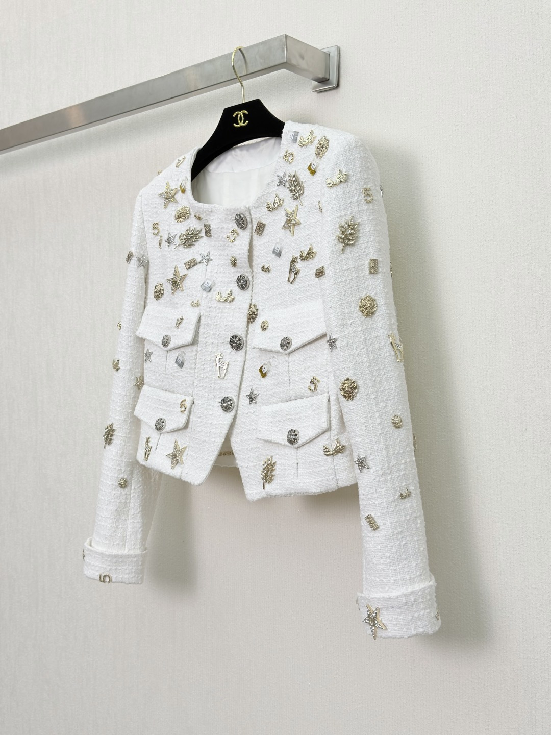 シャネル ツイードジャケット バッジ刺繍 ホワイト CS3368 詳細画像 2
