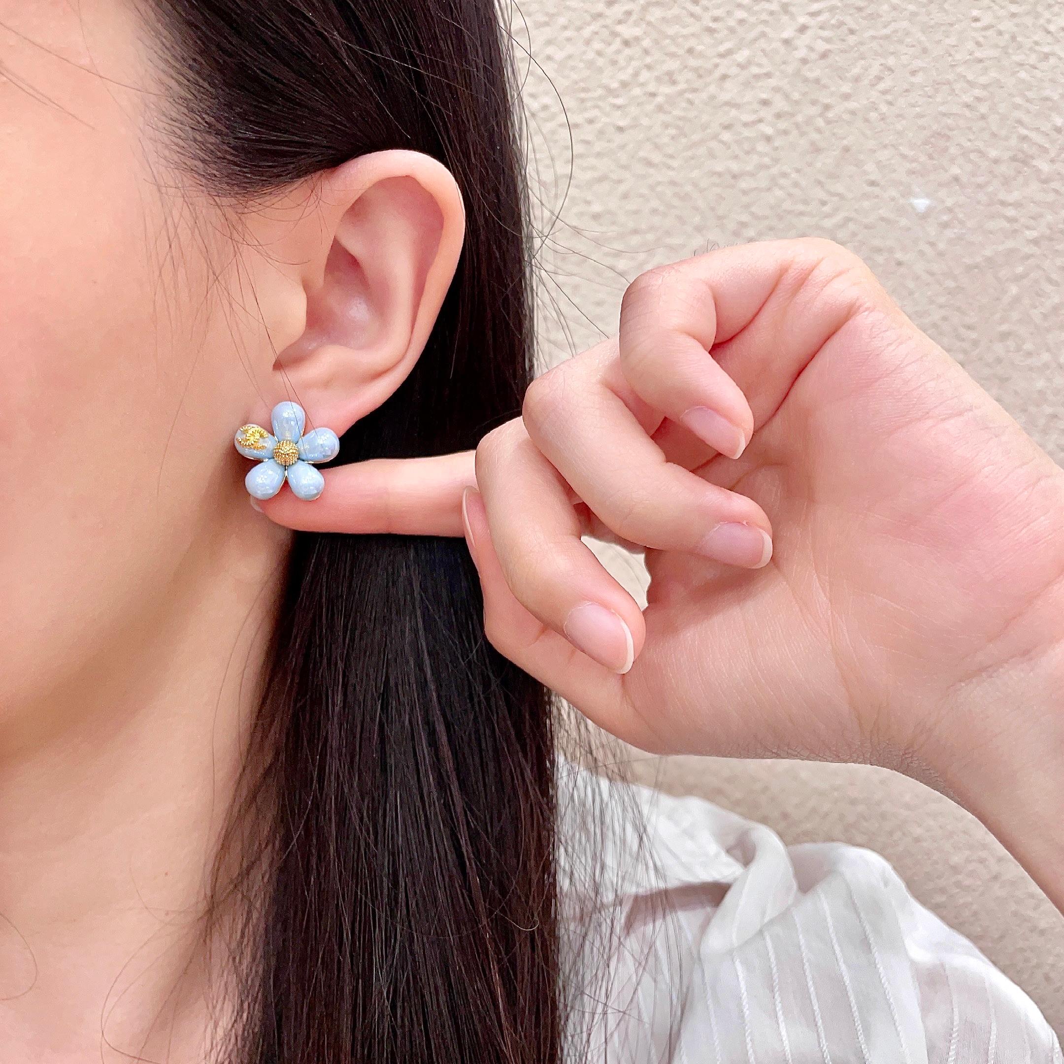 シャネル ヴィンテージ フラワー スタッドピアス ライトブルー 詳細画像 2