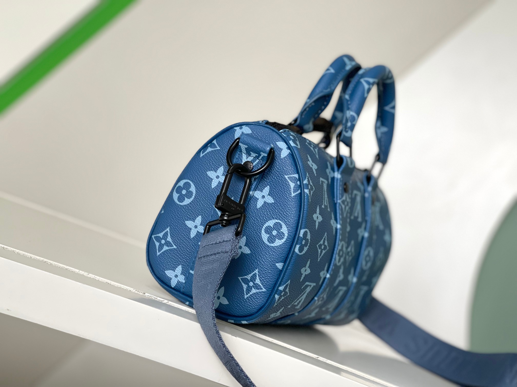 ルイ・ヴィトン Keepall Bandoulière 25 ブルー 詳細画像 2