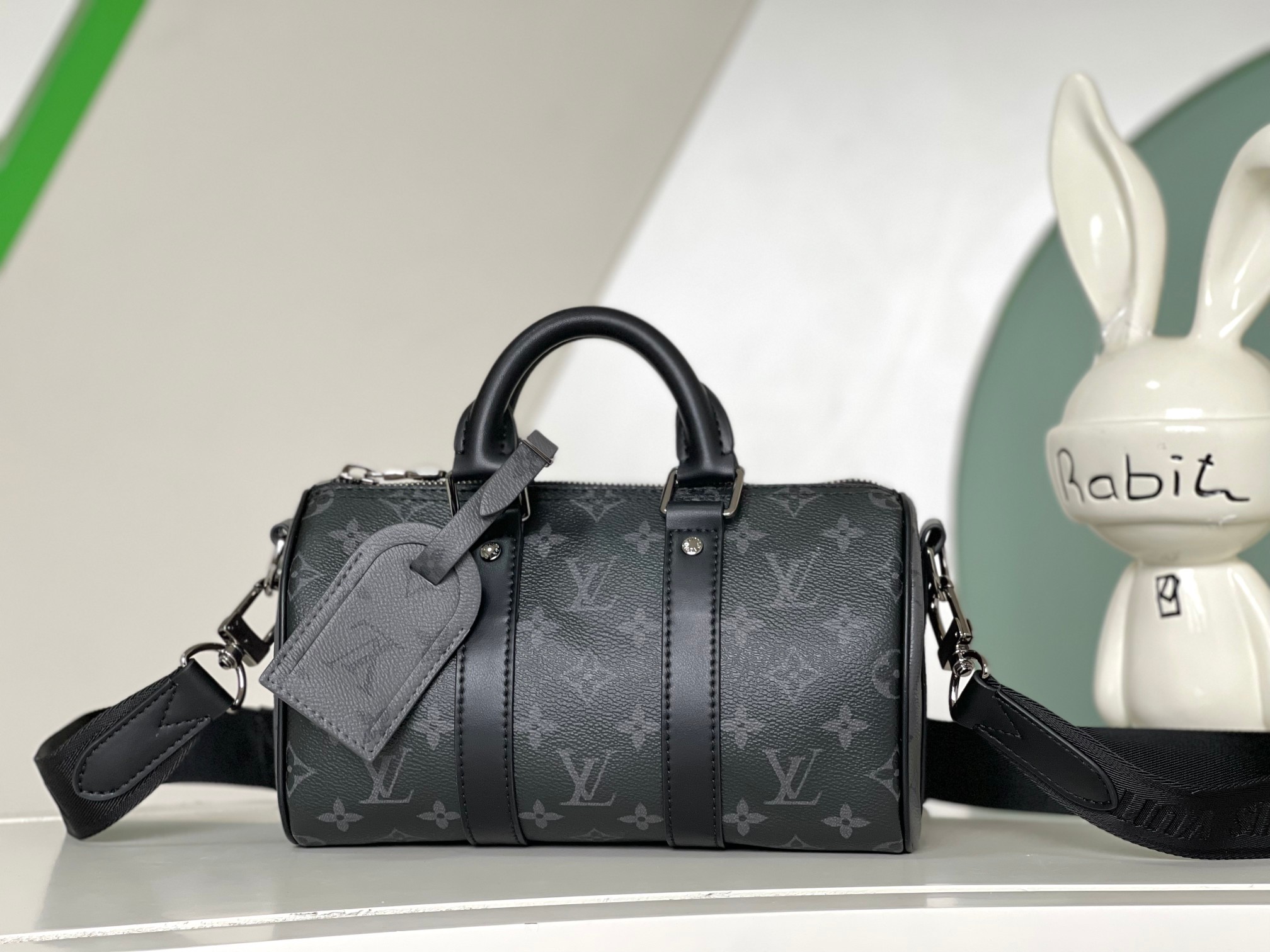 ルイ・ヴィトン Keepall 25 モノグラム エクリプス リバース 詳細画像 1