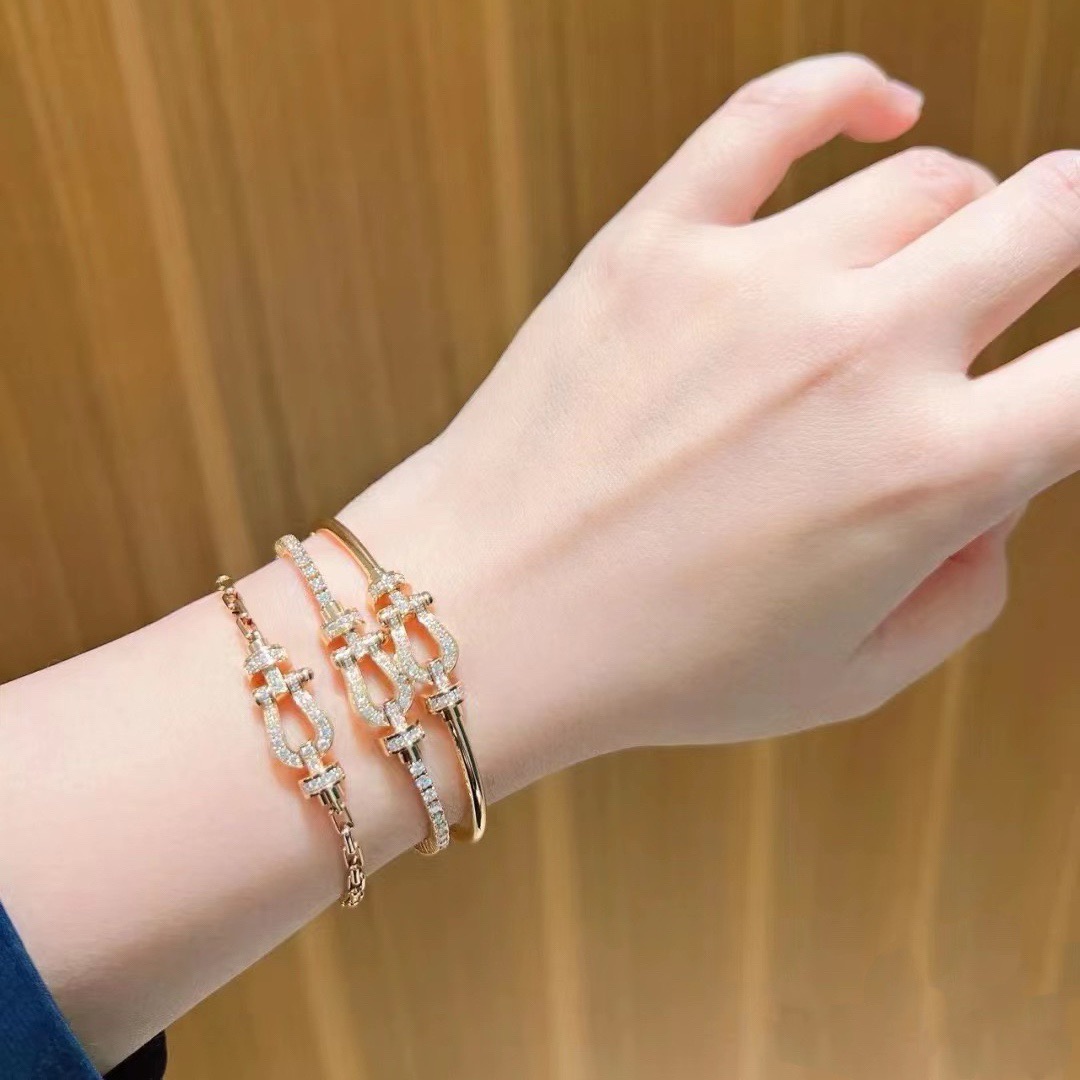 ナイキ 馬蹄バックル ブレスレット シャンパンゴールド 詳細画像 2