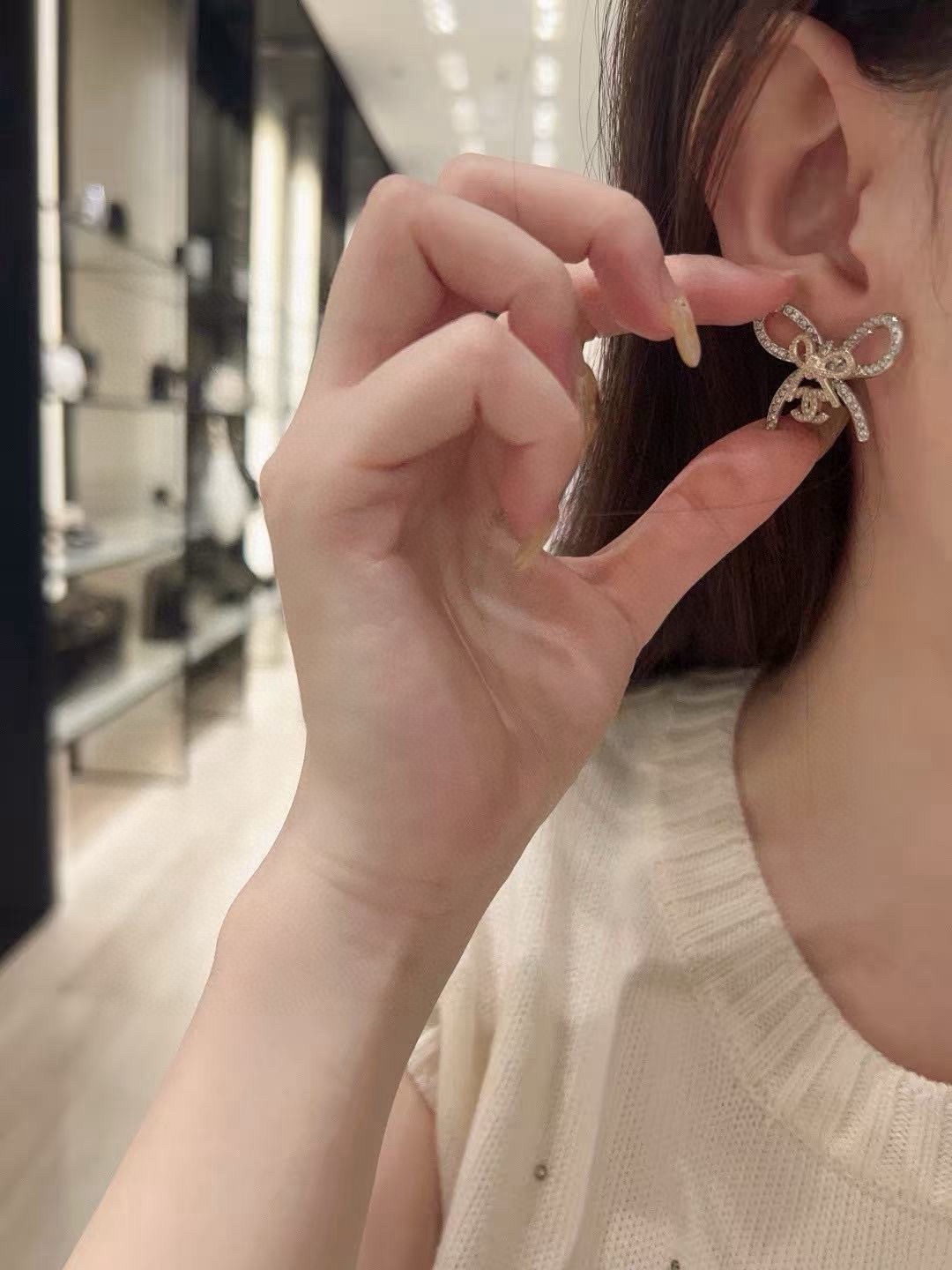 シャネル リボン ココマーク クリスタルピアス シルバー 詳細画像 2