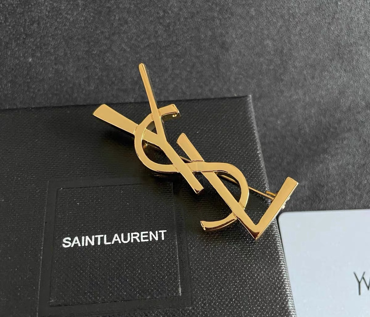 サンローラン YSL ロゴ ブローチ ゴールド 詳細画像 3
