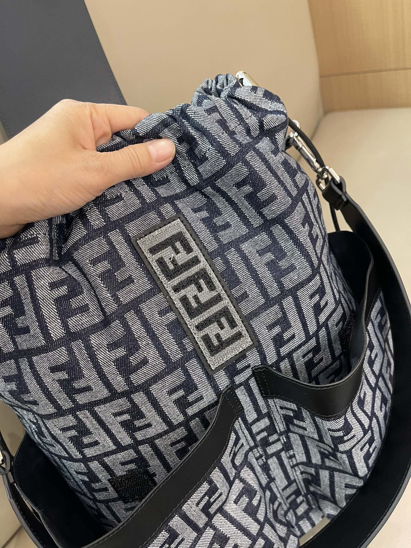 フェンディ FFズッカ柄 キャンバス バックパック ネイビー 詳細画像 3