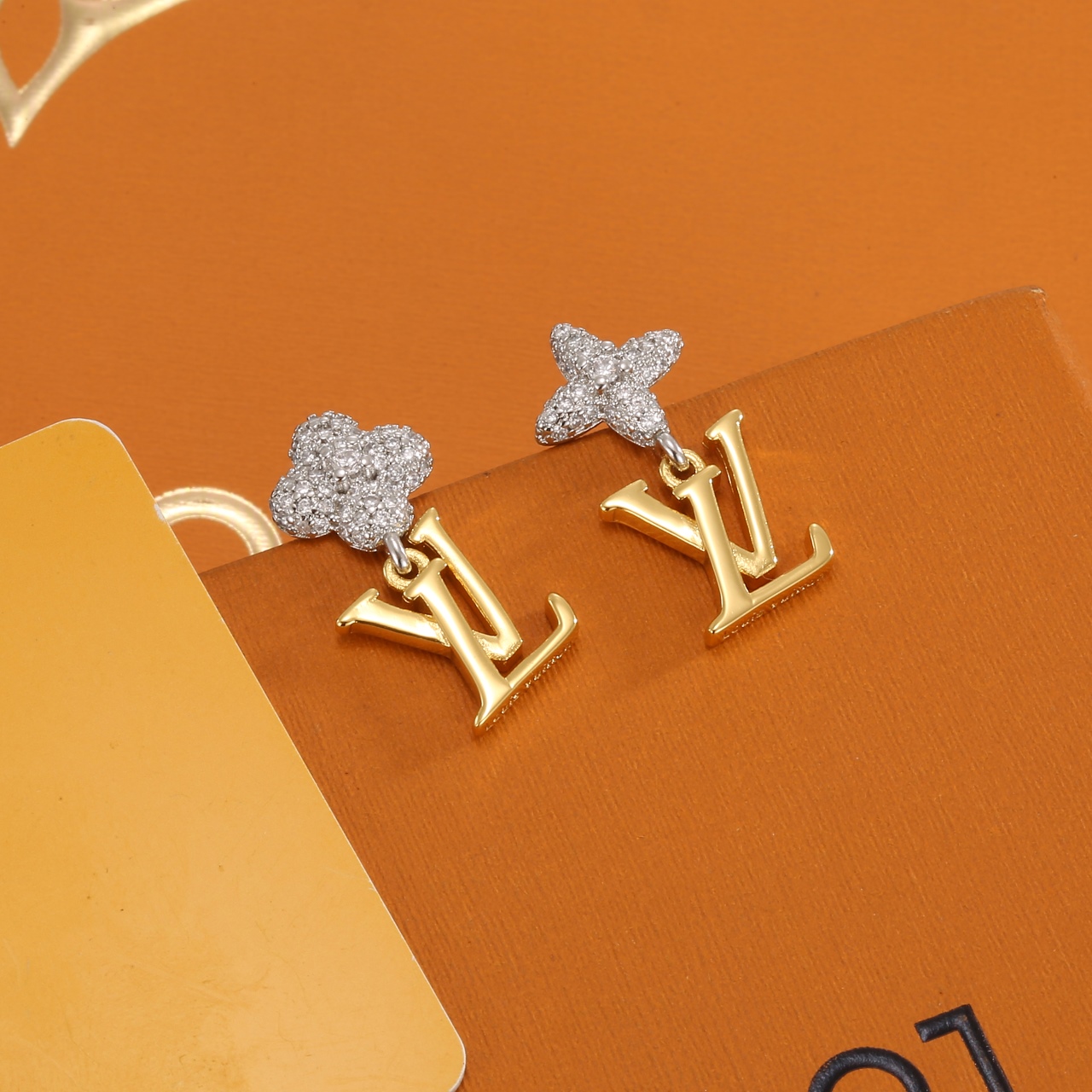 ルイ・ヴィトン LV Twig クリスタルフラワードロップピアス ゴールド×シルバー 詳細画像 1