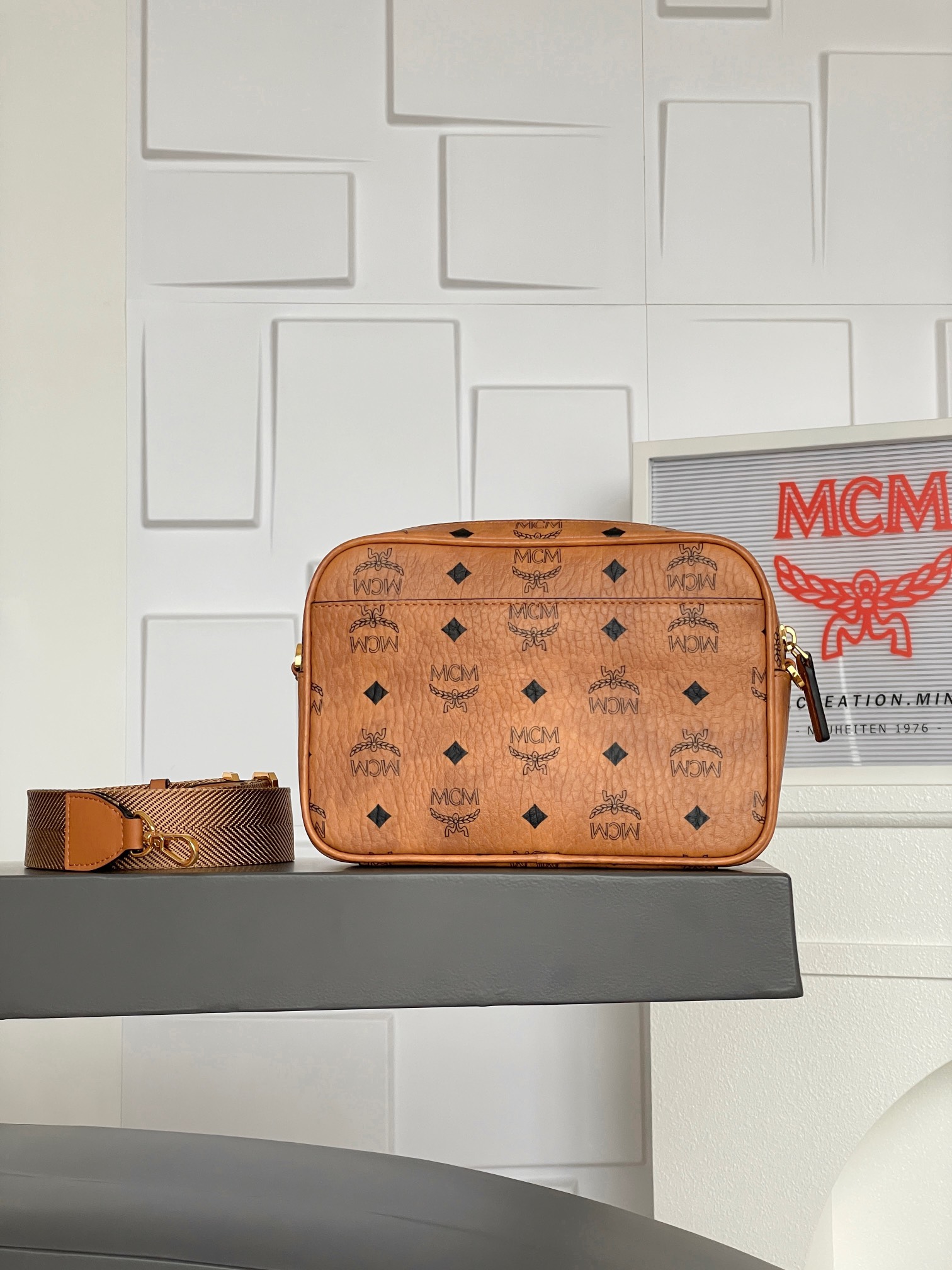 MCM アーレン ヴィセトス カメラバッグ コニャック 詳細画像 3