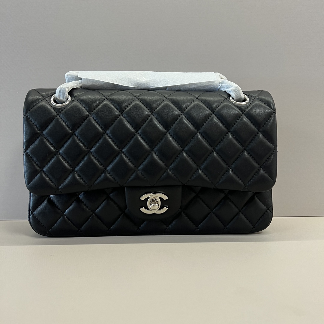 シャネル クラシックフラップ ダイヤキルティング チェーンショルダーバッグ 25cm ラムスキン ブラック シルバー金具 詳細画像 1