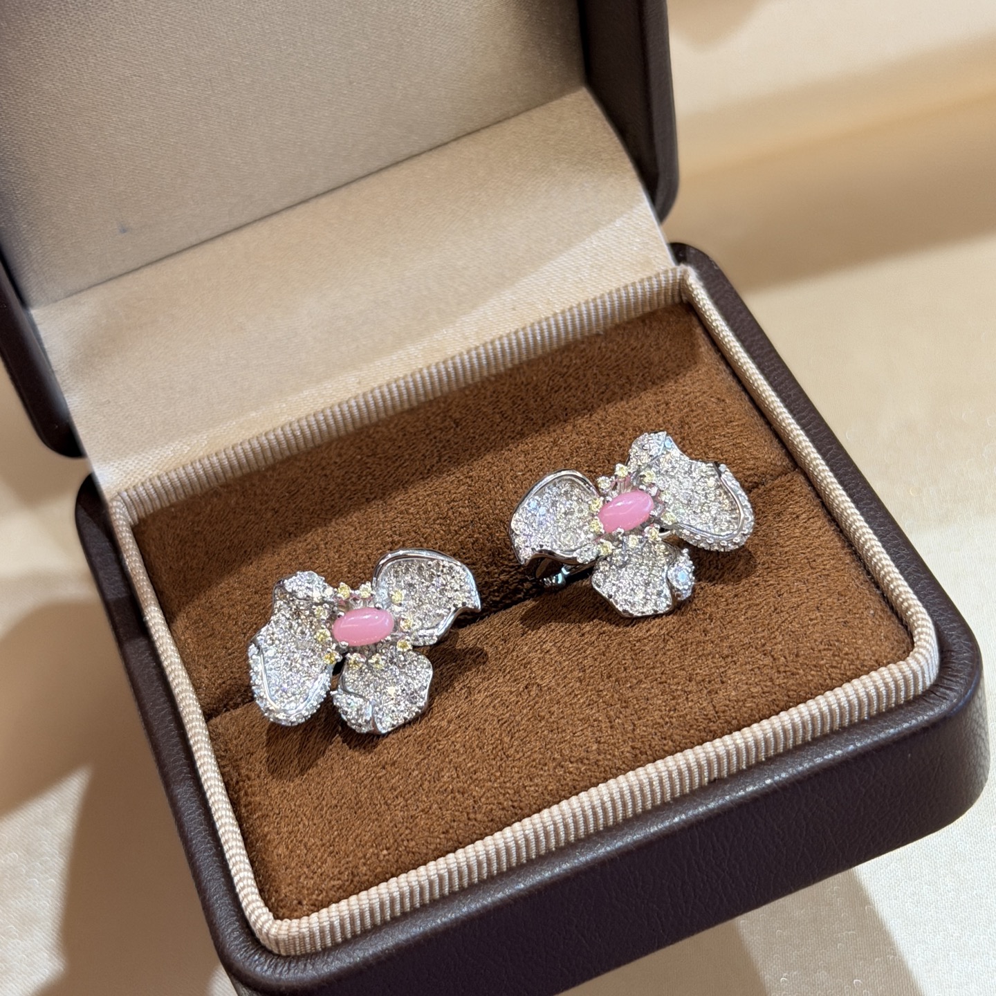 インディペンデントデザイナー コンクパール ドロップピアス ピンク A7979 詳細画像 1