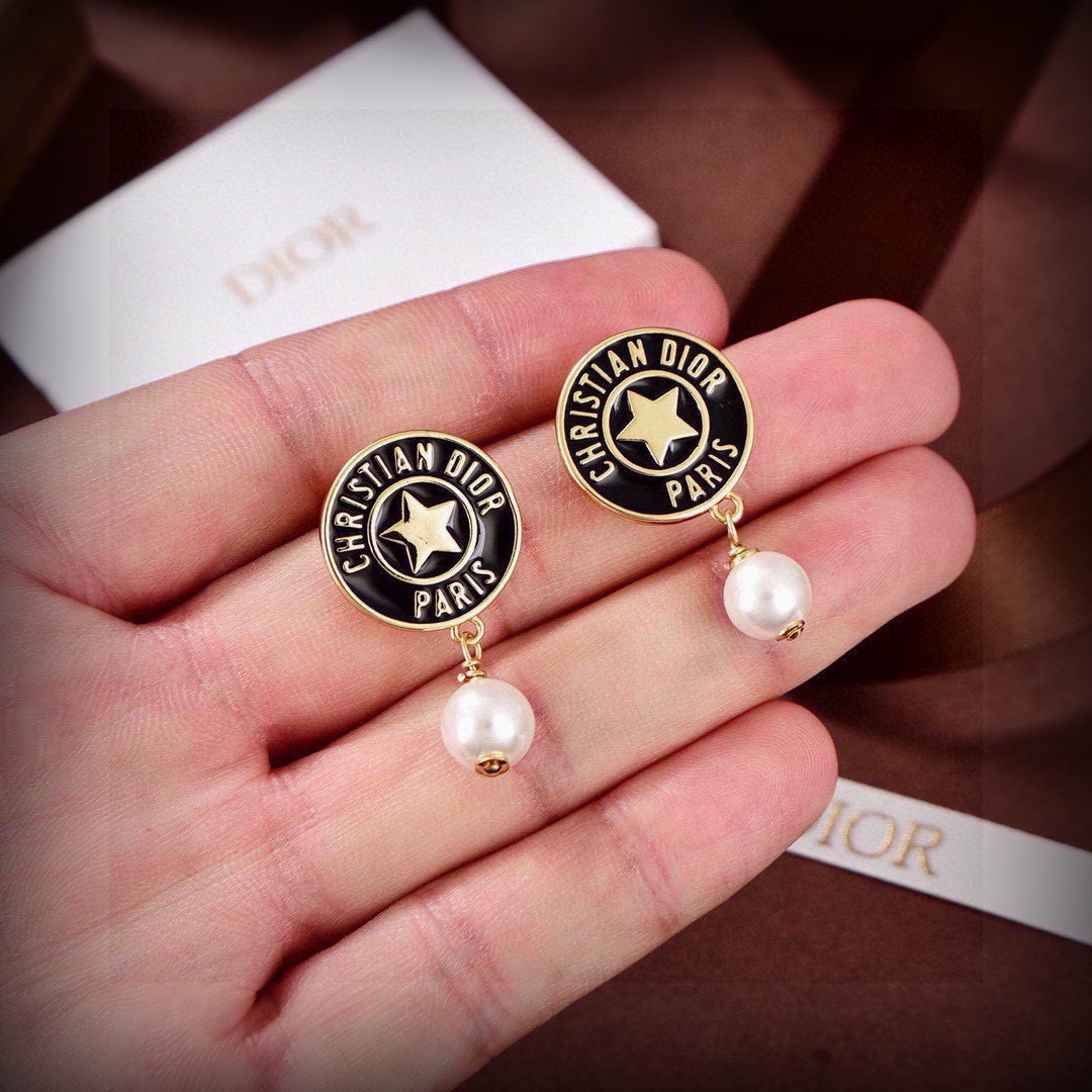 スワロフスキー JADIOR レターピアス ゴールド 詳細画像 3