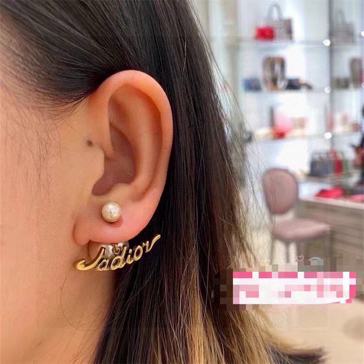ディオール レターピアス ゴールド 詳細画像 3