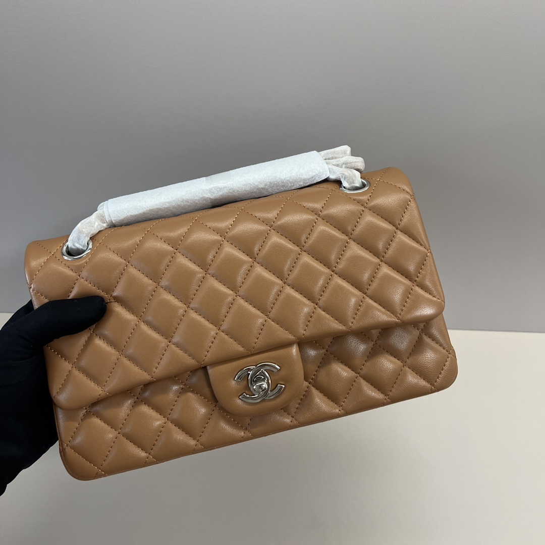 シャネル クラシックフラップ 2.55 CF 25cm ラムスキン チェーンショルダーバッグ キャラメル シルバー金具 詳細画像 3
