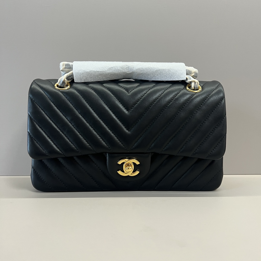 シャネル クラシックフラップ 2.55 チェーンショルダーバッグ ブラック ゴールド金具 詳細画像 1